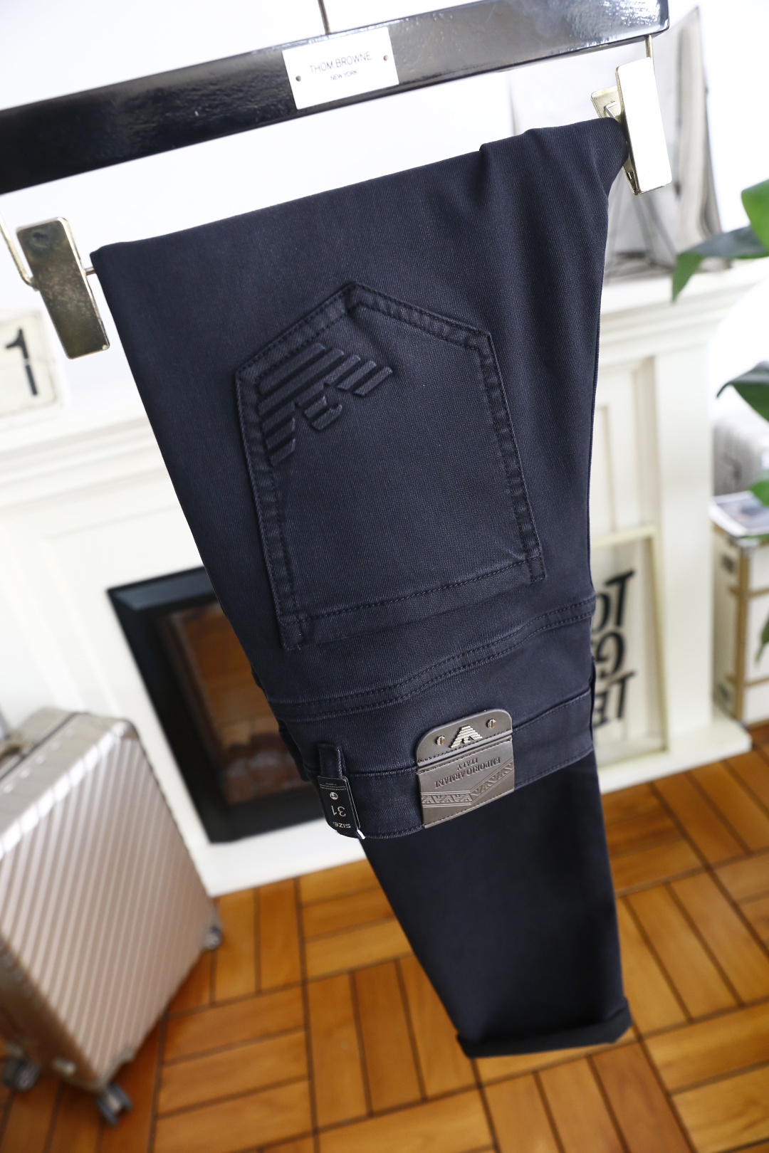 🔥阿玛*/Ar*ani.2025秋季新品时尚男士深色百搭牛仔裤👖采用客供水洗弹力牛仔裤！奢华经典品牌飞鹰
