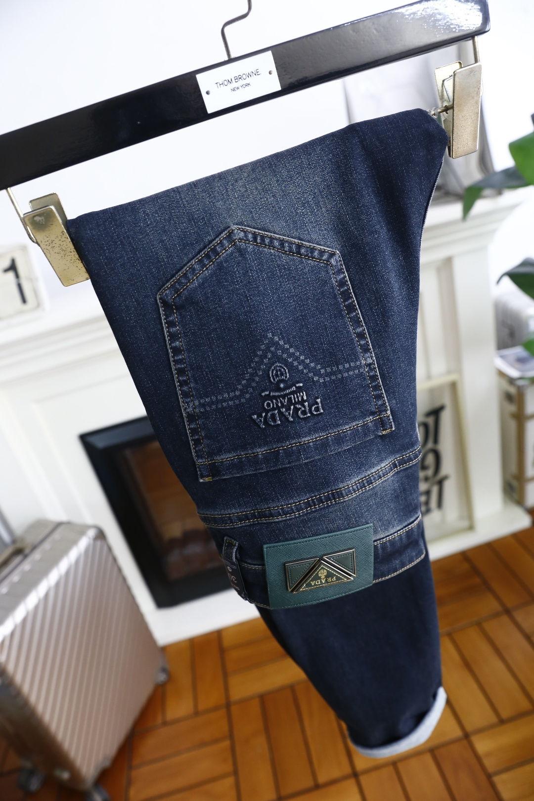 🔥普拉*/Pr*da.25秋季新品时尚男士牛仔裤👖采用客供水洗弹力牛仔裤！奢华经典三角标Logo设计！时