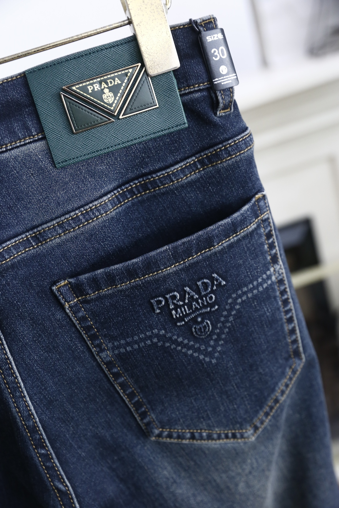 🔥普拉*/Pr*da.25秋季新品时尚男士牛仔裤👖采用客供水洗弹力牛仔裤！奢华经典三角标Logo设计！时