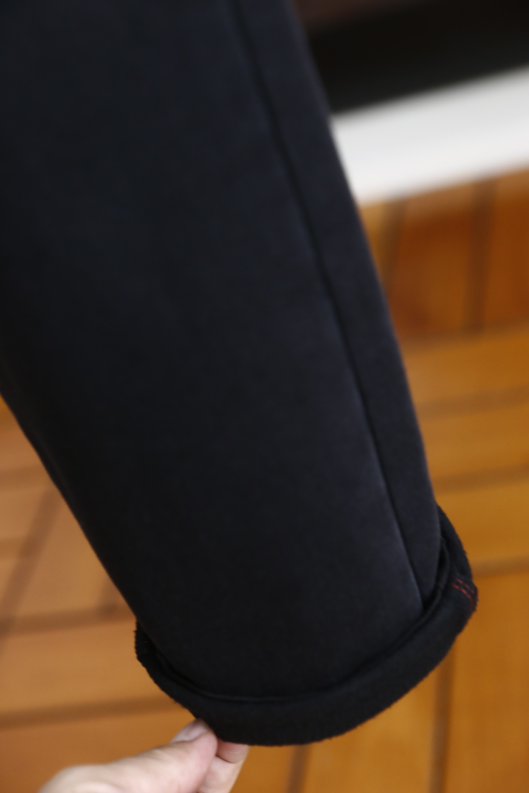 🔥TF.2025秋季新品时尚男士深色百搭牛仔裤👖采用客供水洗弹力牛仔裤！奢华经典品牌字母Logo标志彰显