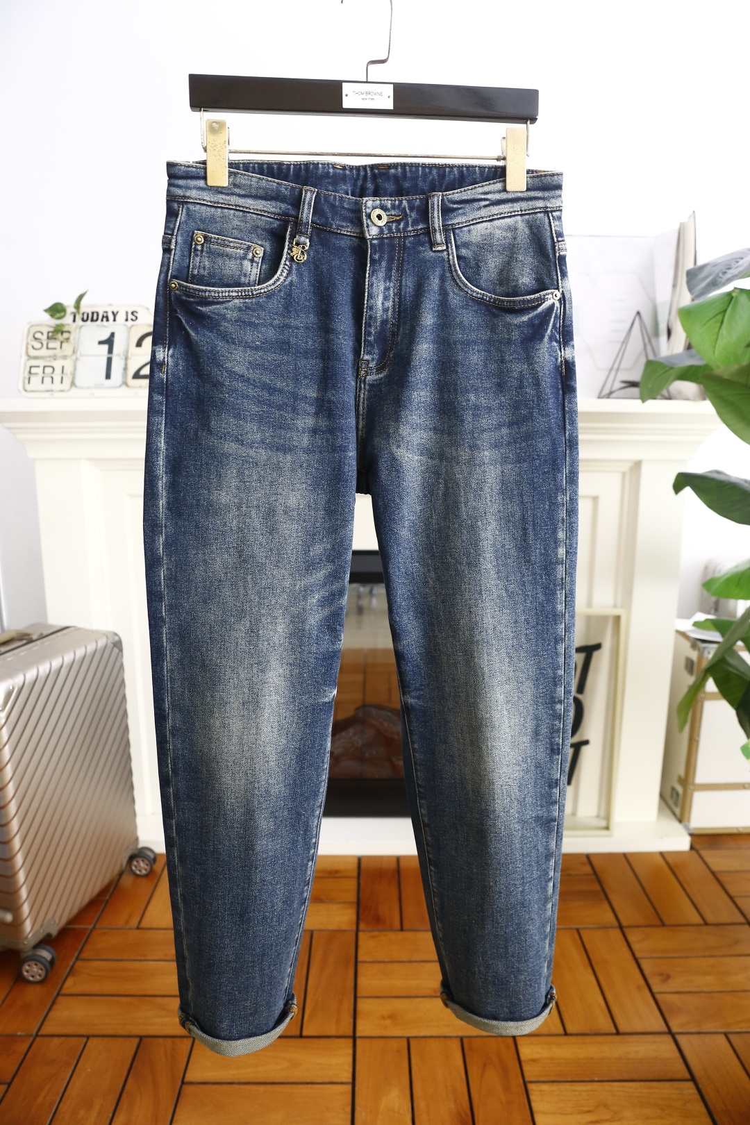 NO:524643,Burpberry/Bur*erry. 25 autumn new fashion men's jeans are made of customer-supplied wash stretch jeans!  The luxury classic brand Zhanma Logo logo highlights the brand characteristics, and fashion trends have therefore become one of the biggest selling points and are extremely cost-effective. There is no confusion or trouble of color conflict. Such a rich high-end jeans are absolutely fashionable, casual and versatile!  A must-have for trendy men!  The counter size is 29-40, and there are 35!  Shipping the next day!  ,burberry,burberry,jeans,alexander wang19860909巴宝丽/Bur*erry. 25秋季新品时尚男士牛仔裤采用客供水洗弹力牛仔裤！奢华经典品牌战马Logo标志彰显品牌特征,时尚潮流因此已成为最大卖点之一而性价比又极高,没有颜色冲突的困惑或困扰,这么一款丰富内练高端牛仔裤,绝对时尚休闲百搭款！潮男必备！专柜尺码29-40,有35！隔天出货！,,burberry,burberry,jeans,alexander wang,Men's clothing