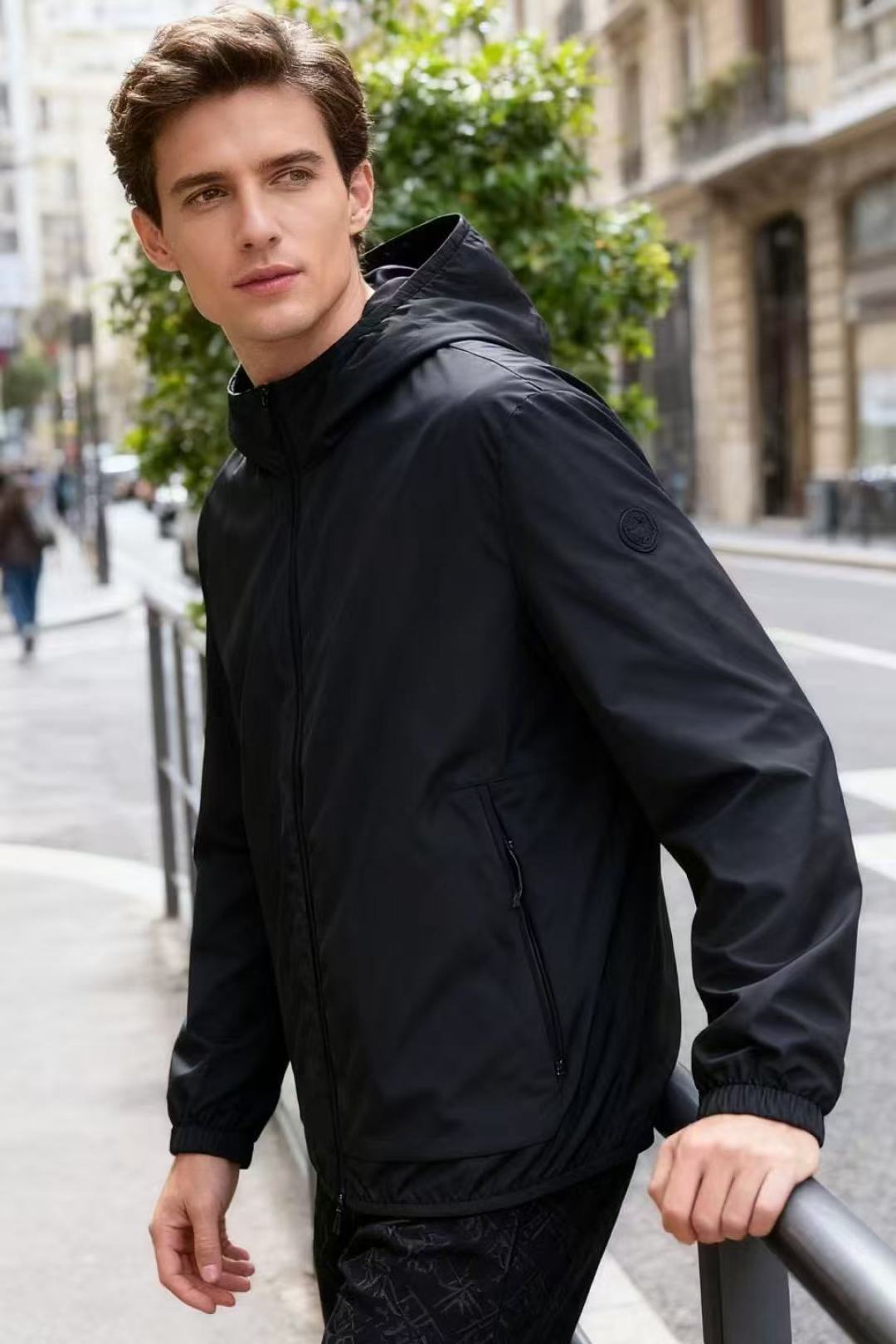 NO:525626,Mon*ler. 2025 autumn new top original single men's jacket!  Fashionable hooded design top-level private customized fabrics with classic brand LOGO elements!  The upper body is comfortable and exquisite in craftsmanship, excellent warmth, and excellent effect on the upper body, fully reflecting the man's temperament and taste, fashionable and elegant, and aristocratic background!  Simple and delicate design, perfect cutting, meticulous material, soft and comfortable feel, gorgeous colors, and atmospheric!  Counter size M-3XL, shipped the next day!  , Moncler, jackets & coats,hats,alexander wang19860909蒙口/Mon*ler. 2025秋季新品顶级原单男士夹克！时尚连帽设计顶级私人订制面料经典品牌LOGO元素搭配！上身舒适工艺精致,保暖极佳,上身效果极佳 ,充分体现男人的气质与品位,时尚优雅,贵族底蕴！简洁细腻的设计,裁剪完美 用料一丝不苟 手感柔软舒适 华丽色彩 彰显大气！专柜尺码M-3XL,隔天出货！,,Moncler,jackets & coats,hats,alexander wang,Men's clothing