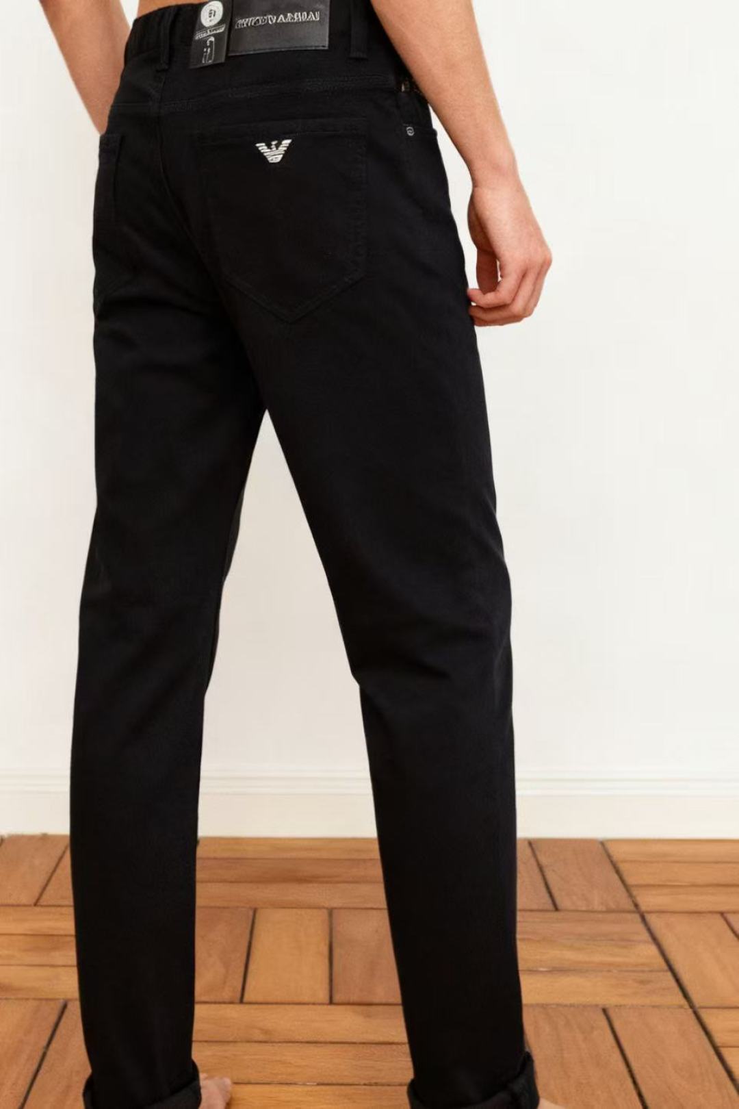 NO:526714,Ama*/AJ. 2025 autumn new style and classic men's jeans are made of customer-supplied wash stretch jeans!  Luxury classic brand Feiying Logo design!  Fashion trends have therefore become one of the biggest selling points and are extremely cost-effective. There is no confusion or trouble of color conflict. Such a rich high-end jeans are absolutely fashionable, casual and versatile!  A must-have for trendy men!  The counter size is 29-40, and there are 35!  Shipping the next day!  , jeans,alexander wang19860909阿玛*/AJ. 2025秋季新款时尚经典男士牛仔裤采用客供水洗弹力牛仔裤！奢华经典品牌飞鹰Logo设计！时尚潮流因此已成为最大卖点之一而性价比又极高,没有颜色冲突的困惑或困扰,这么一款丰富内练高端牛仔裤,绝对时尚休闲百搭款！潮男必备！专柜尺码29-40,有35！隔天出货！,,jeans,alexander wang,Men's clothing