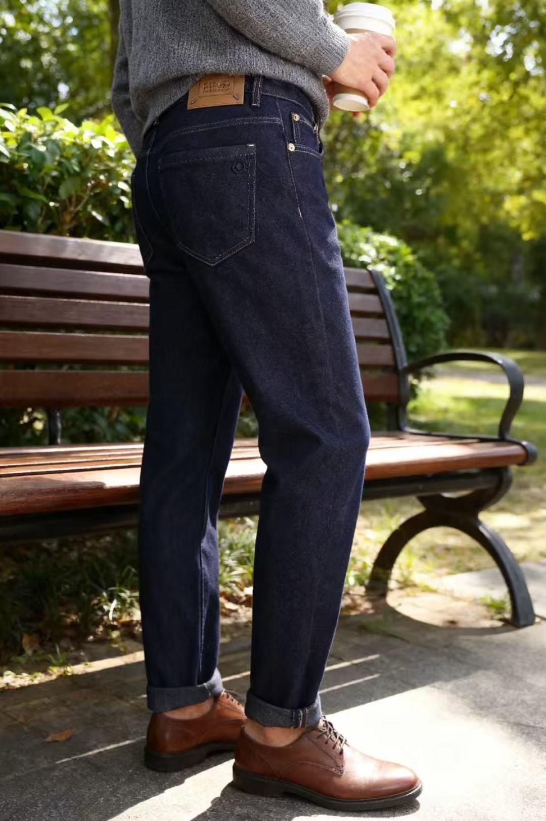 NO:526702,Martin Magira. 2025 autumn new product original single high-end men's jeans!  Luxury and classic brand LOGO accessories, very comfortable to wear, low-key and luxurious, very classy when worn, no need to say much about the trouser style and cutting. The upper body is exquisite and vivid, and the top quality is top-quality. The selection of truly palace-grade denim. High-end top-washed denim fabric, excellent quality, and heavy washing makes the pants very soft!  Not picky about people, the upper body is absolutely stylish and extremely luxurious. The counter size is 30-38, and there are 35!  Shipping the next day!  ,masion margiela,jeans,alexander wang19860909马丁马吉拉. 2025秋季新品原单高端男士牛仔裤！奢华经典品牌LOGO配饰 身穿着非常舒适 低调不失奢华 穿出去非常有档次 裤型款式和裁剪亦无需多言 上身精致跃然高档一等一顶级质料 真正殿堂级的牛仔布选用 高档顶级洗水牛仔面料,品质卓然,经过重水洗使得裤子很柔软！不挑人 上身绝对的有型 极度奢华. 专柜尺码30-38,有35！隔天出货！,,masion margiela,jeans,alexander wang,Men's clothing