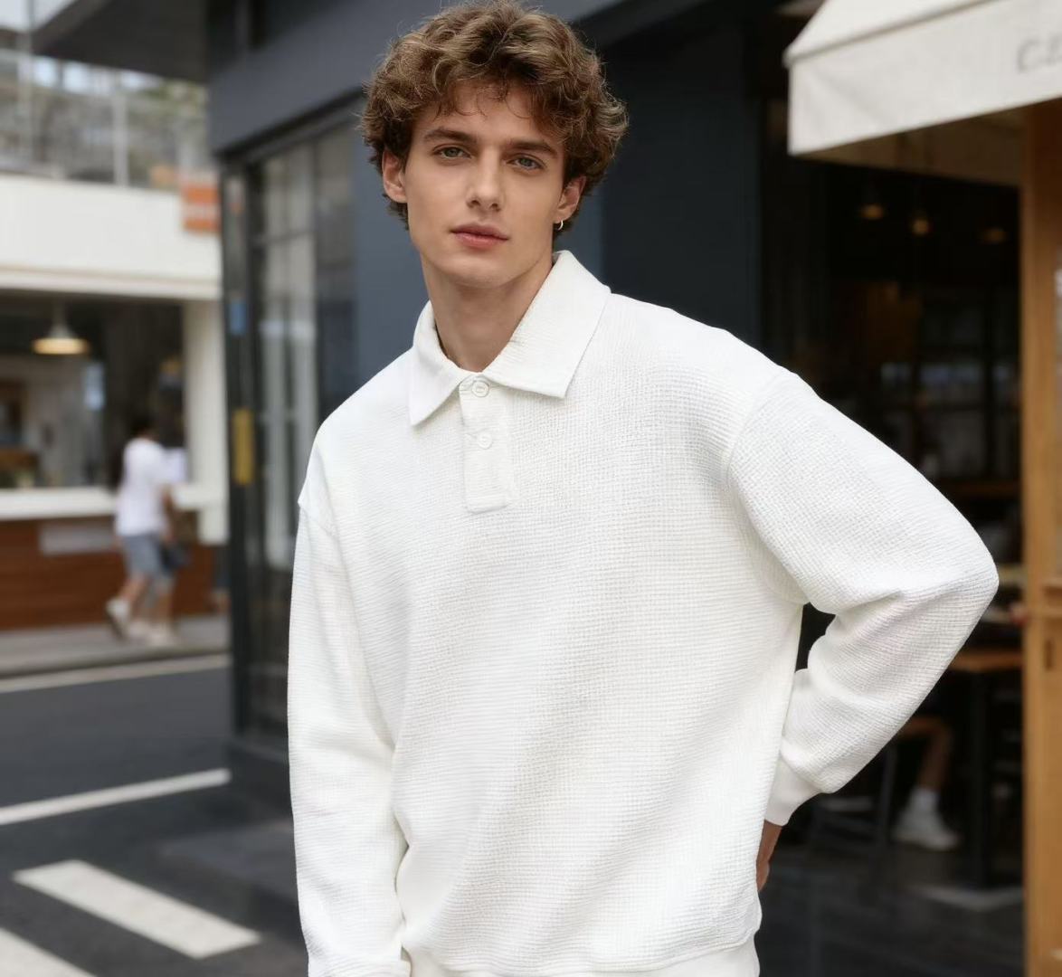 NO:529043,LP. 25 Fall New Waffle Check Men's Polo Collar Sweatshirt!  It uses waffle check fabric, with clear texture, breathability and texture, and the black and white tune is classic and versatile!  Classic Polo collar design, paired with two buttons, the style is between casual and light business; long-sleeved style, and the cuffs are ribbed, which enhances the comfort and fit of wearing. You can wear a shirt alone or in the inner side, and the bottom is paired with casual pants and jeans. It is suitable for daily commuting and can show a simple but textured dressing style. Size 48-54, one size larger!  Shipping the next day!  ,loro piana,hoodie,sweatshirts,jeans,shirts,alexander wang19860909LP. 25秋季新品华夫格纹男士Polo领卫衣！采用华夫格纹面料,纹理清晰,兼具透气性与质感,黑白调经典百搭！经典Polo领设计,搭配两颗纽扣,风格介于休闲与轻商务之间；长袖版型,袖口为罗纹设计,增强穿着舒适度与贴合度.可单穿或内搭衬衫,下装搭配休闲裤、牛仔裤均可,适合日常通勤、能展现简约而不失质感的穿搭风格.尺码48-54,偏大一码！隔天出货！,,loro piana,hoodie,sweatshirts,jeans,shirts,alexander wang,Men's clothing