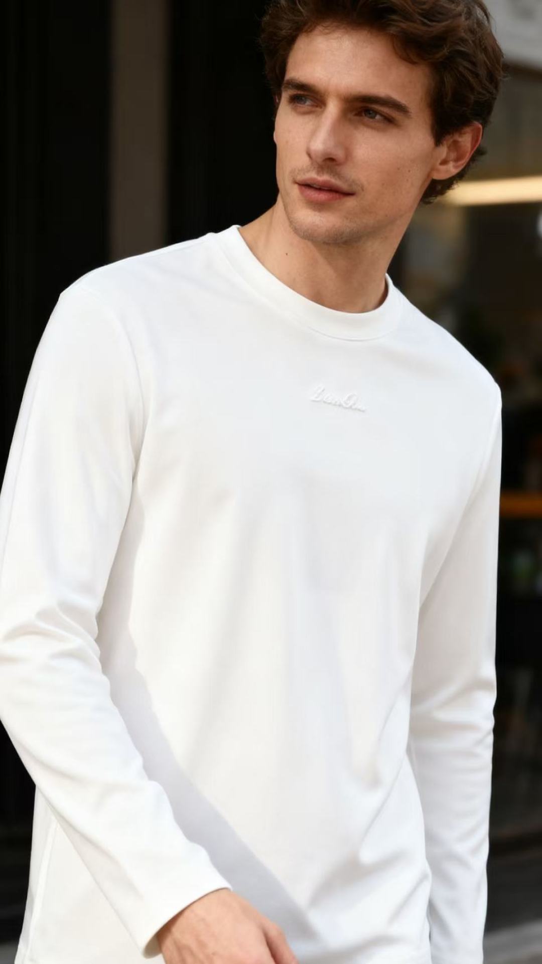 NO:529053,LP. New men's base shirt for autumn 2025!  Classic round neck design!  The brand letter LOGO pattern on the chest is simple and has a sense of detail. This T-shirt reflects its exquisite design for daily items. It can be worn alone with casual pants and jeans, or as an inner wear under a jacket or suit. It is suitable for daily travel, casual gatherings and other occasions, and can show a simple but stylish dressing style. Size 48-58, half a size!  Shipping the next day!  ,loro piana,jeans,jackets & coats,tees,t-shirt,business suit,alexander wang19860909LP. 2025秋季新品男士打底衫！经典圆领设计！胸前品牌字母LOGO图案搭配简约中带有细节感.此款T恤体现了其对日常单品的精致化打造可单穿搭配休闲裤、牛仔裤,也可作为内搭穿在夹克、西装之下,适用于日常出行、休闲聚会等场合,能展现简约而不失格调的穿搭风格.尺码48-58,偏小半码！隔天出货！,,loro piana,jeans,jackets & coats,tees，t-shirt,business suit,alexander wang,Men's clothing