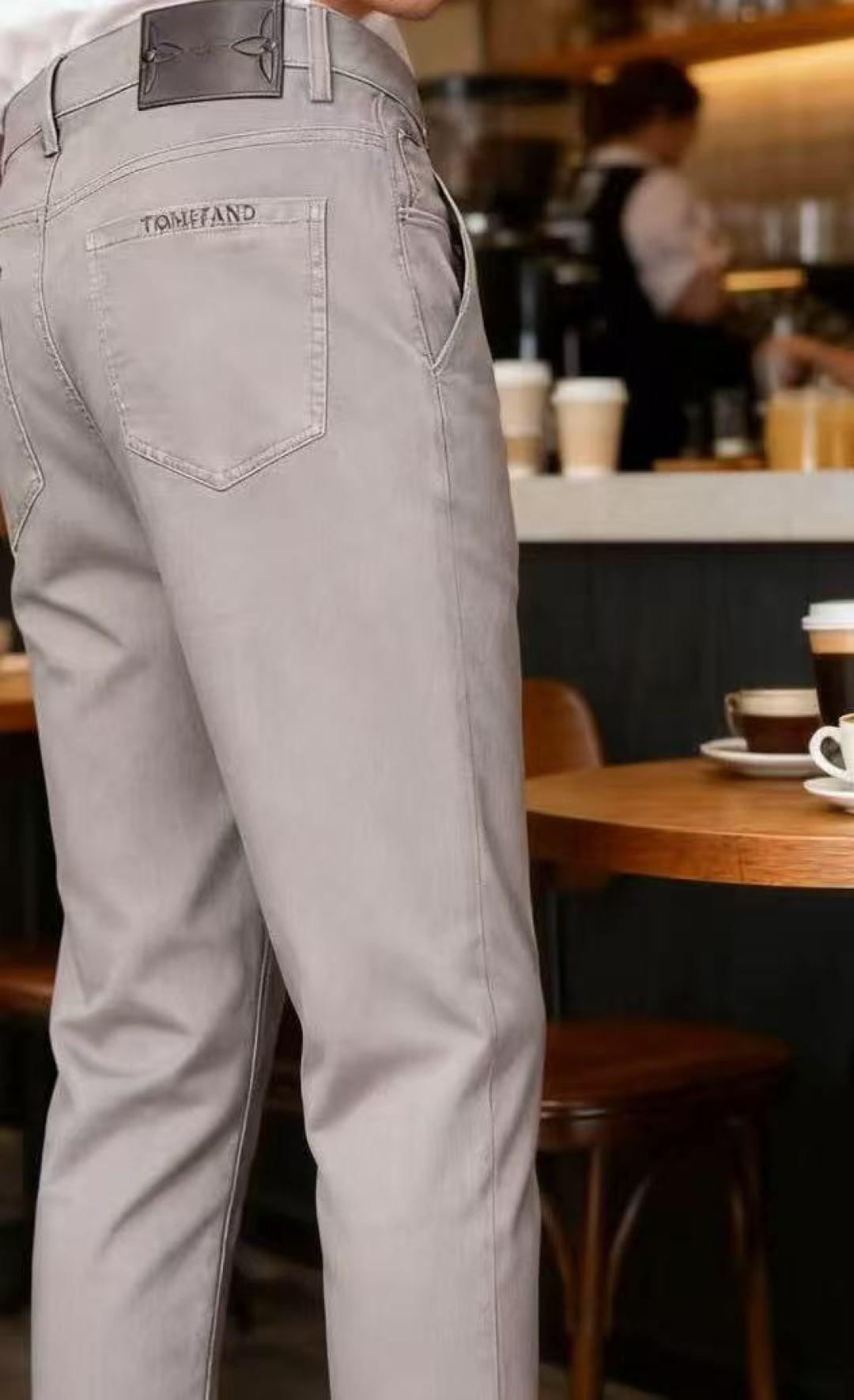 NO:529036,Louis Via*. 25 new autumn products for men's fashionable casual trousers!  Use comfortable custom cotton fabrics and luxurious classic brand custom LOGO design!  It’s easy to feel comfortable on the upper body!  No sense of restraint!  The same product for overseas European counters, the upper body is fashionable and sporty, very low-key and luxurious!  The stitching of the turner is delicate and strong!  Perfect three-dimensional tailoring, highly recommend buying the product!  Counter size: 29-38, there are 35!  ,,louis vuitton,alexander wang19860909路易威*. 25秋季新品男士时尚休闲西裤！采用舒适定制棉面料,奢华经典品牌定制LOGO设计！上身随意舒服！无束缚感！海外欧洲专柜同品,上身时尚运动显时尚,很低调且不失奢华品味！车工缝线细致而强悍！完美立体剪裁,强烈推荐购入货色！专柜尺码:29-38,有35！,,louis vuitton,alexander wang,Men's clothing