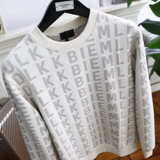 🔥巴尔漫.25秋季男士新品🆕时尚百搭长袖卫衣!采用舒适柔软莫代尔面料,整体布满字母提花图案,设计富有品牌 🔥巴尔漫.25秋季男士新品🆕时尚百搭长袖卫衣!采用舒适柔软莫代尔面料,整体布满字母提花图案,设计富有品牌