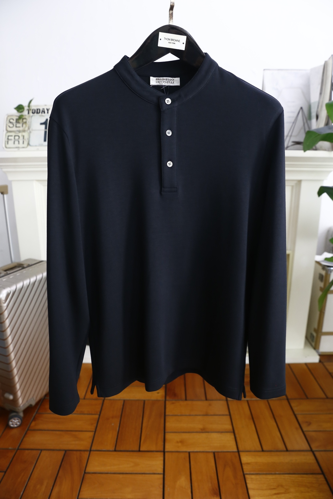 🔥Brunello Cucinelli.2025秋季新款！时尚男士立领长袖！前襟有三颗纽扣，经典品牌元素