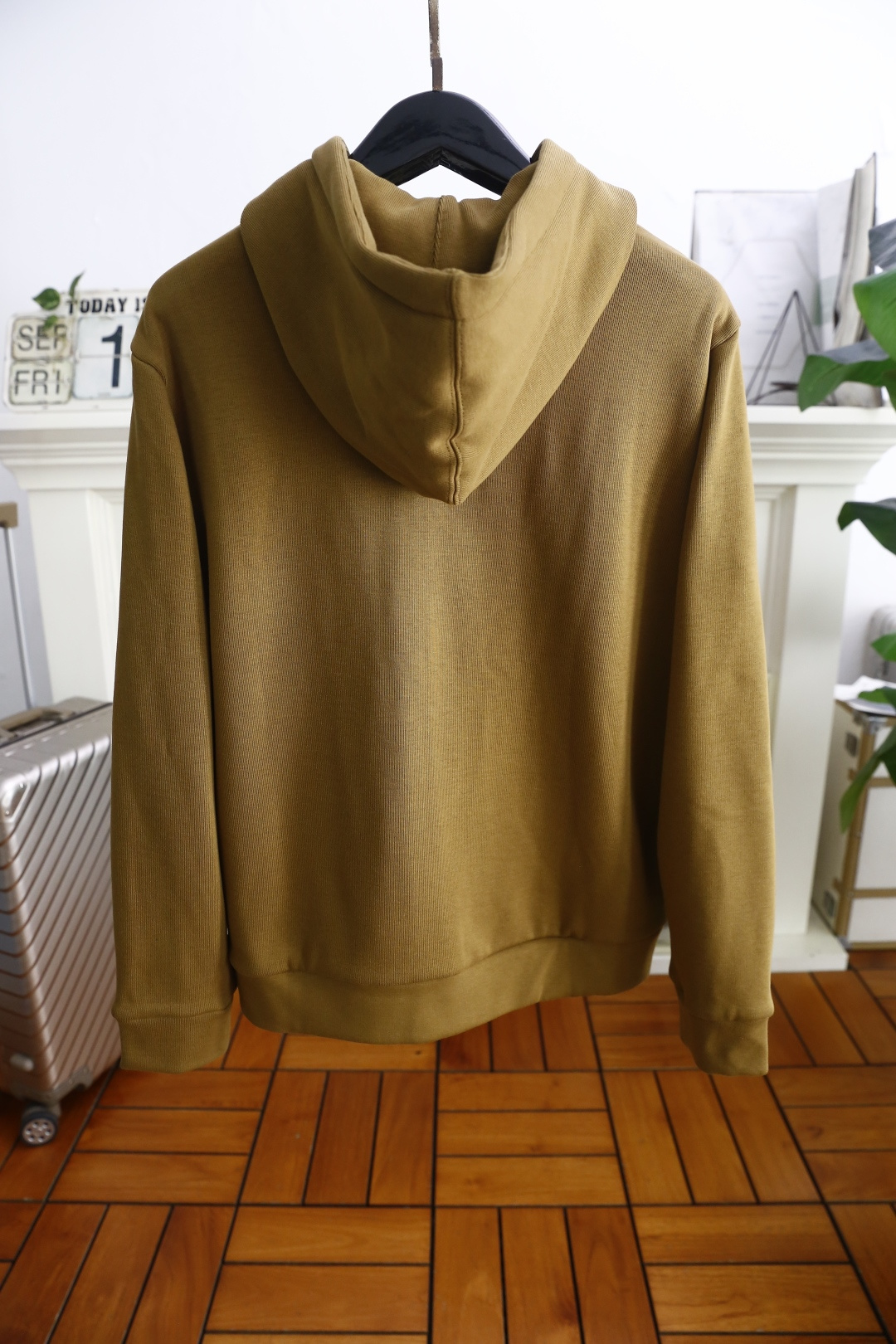 🔥巴宝丽.2025秋季新款男士夹克！经典连帽搭配！采用舒适保暖里绒面料！全拉链开合，配有抽绳，胸前有两个