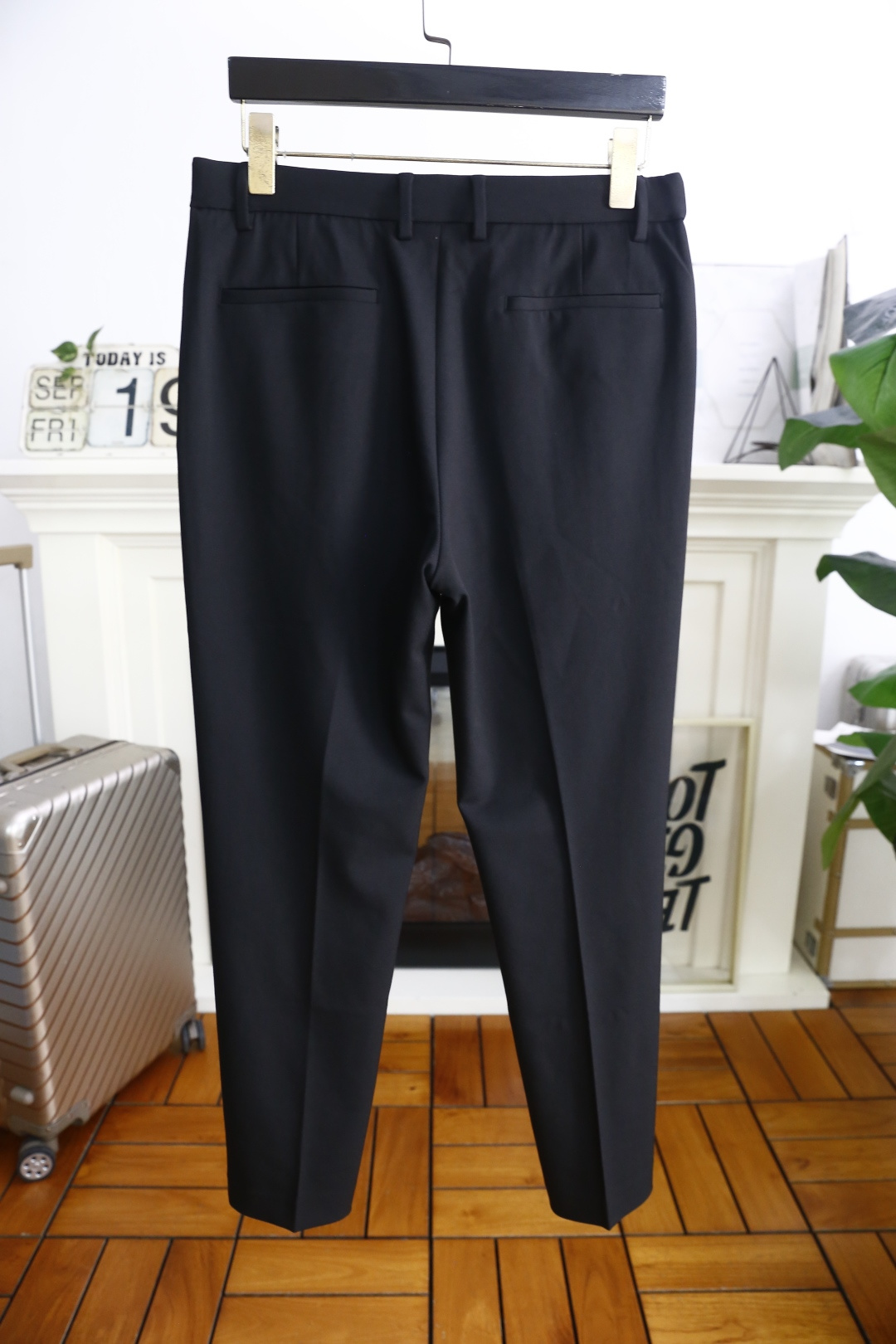 🔥杰尼*/Ze*na.2025秋季新款🆕时尚经典百搭休闲西裤👍采用雅赛尔天丝绵羊毛面料！简约的剪裁设计，