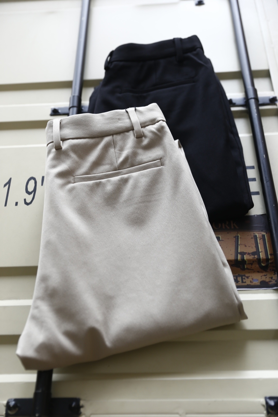 🔥杰尼*/Ze*na.2025秋季新款🆕时尚经典百搭休闲西裤👍采用雅赛尔天丝绵羊毛面料！简约的剪裁设计，