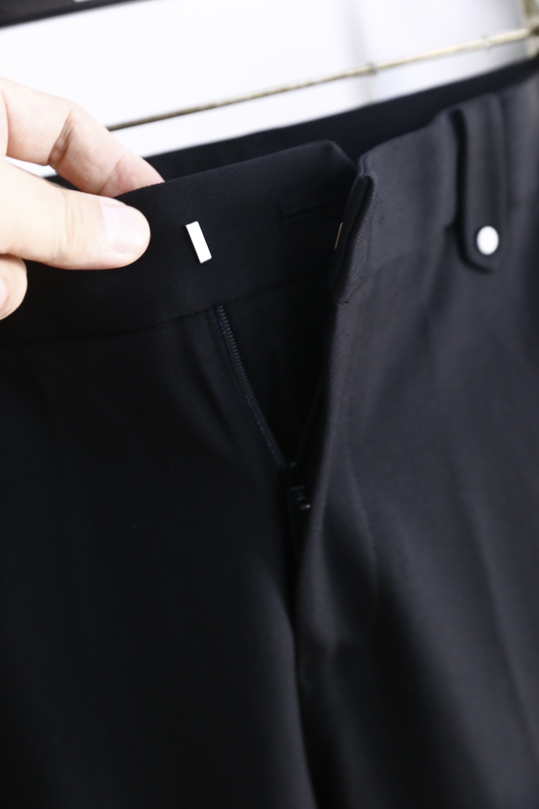 🔥杰尼*/Ze*na.2025秋季新款🆕时尚经典百搭休闲西裤👍采用雅赛尔天丝绵羊毛面料！简约的剪裁设计，