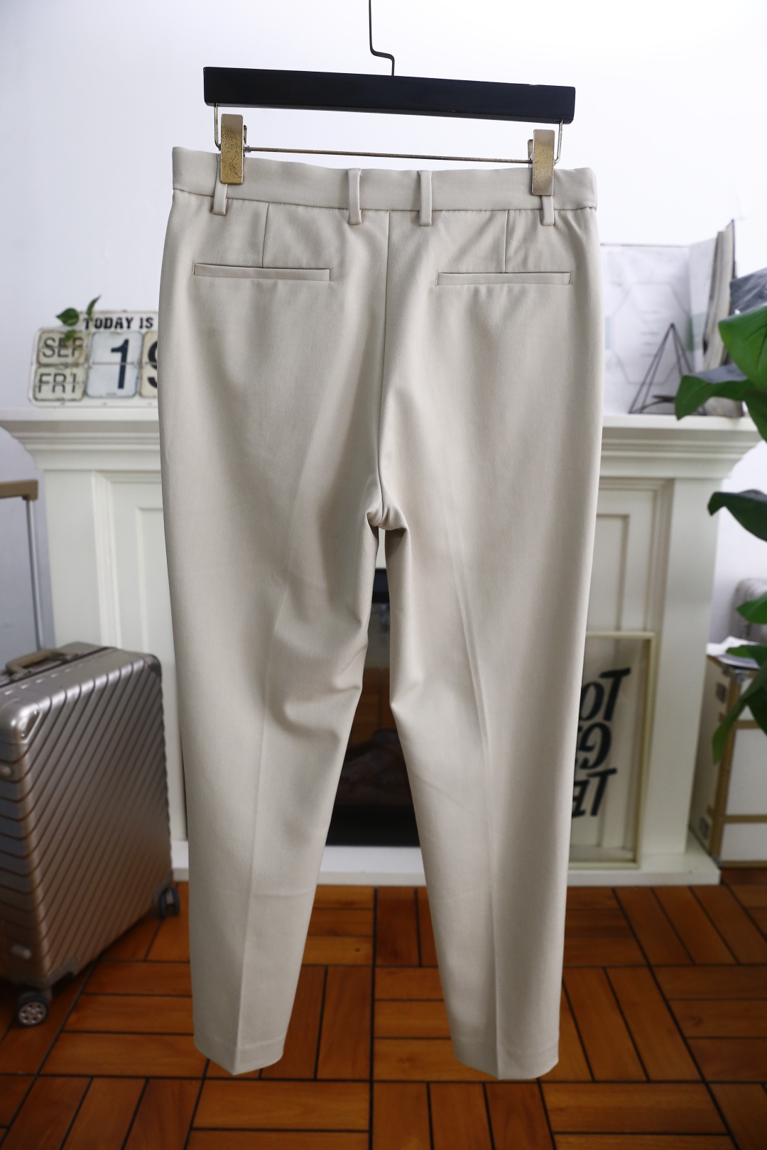 🔥杰尼*/Ze*na.2025秋季新款🆕时尚经典百搭休闲西裤👍采用雅赛尔天丝绵羊毛面料！简约的剪裁设计，