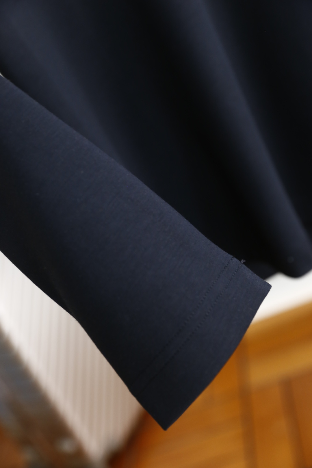 🔥lP🆕.2025秋季新款男士V领休闲长袖T恤！采用舒适保暖面料！品牌经典元素设计👍小V领设计的长袖T恤