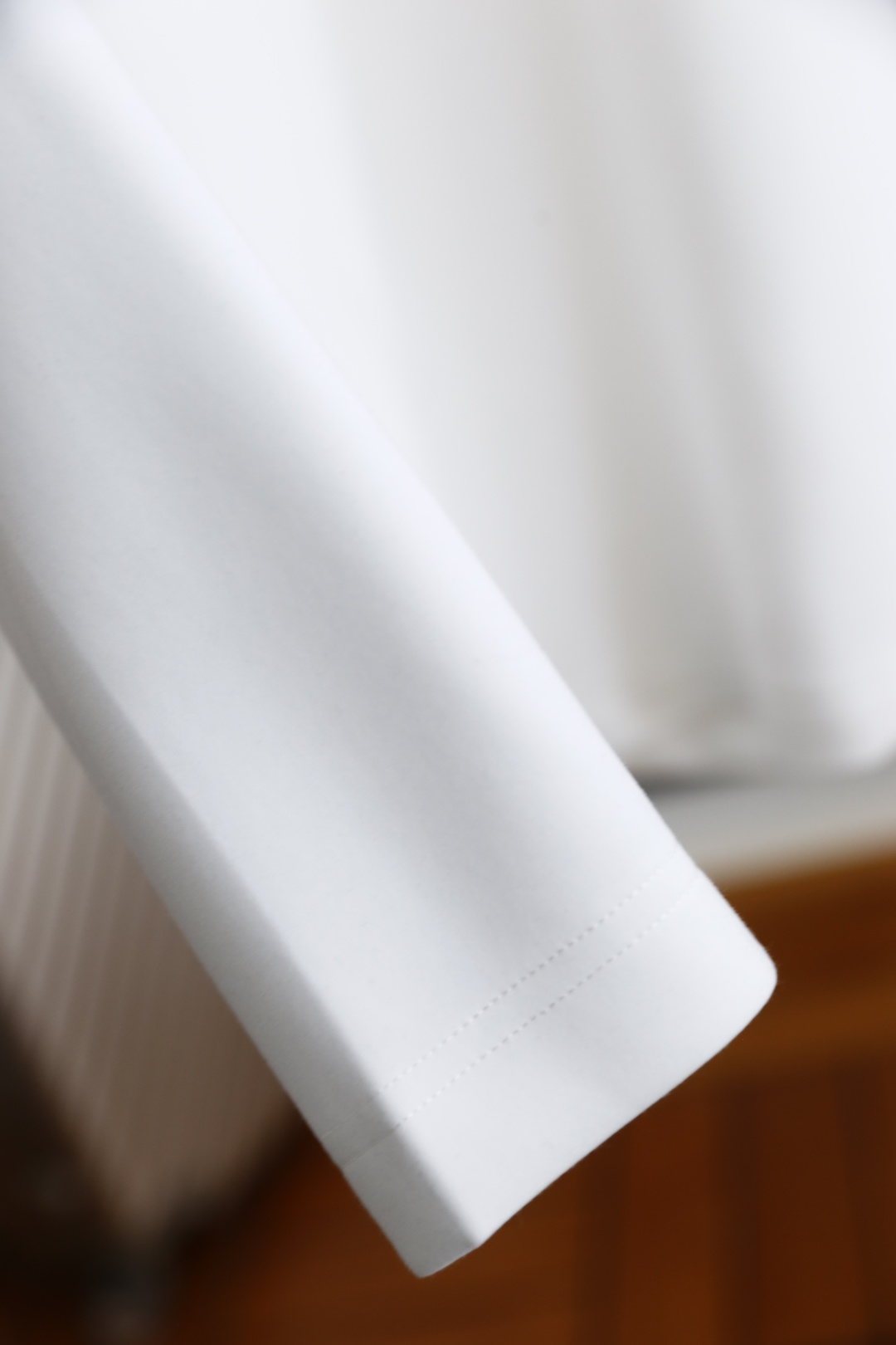 🔥lP🆕.2025秋季新款！男士黑色插肩袖休闲长袖T恤！经典圆领设计，插肩袖剪裁，采用舒适保暖云朵棉面料