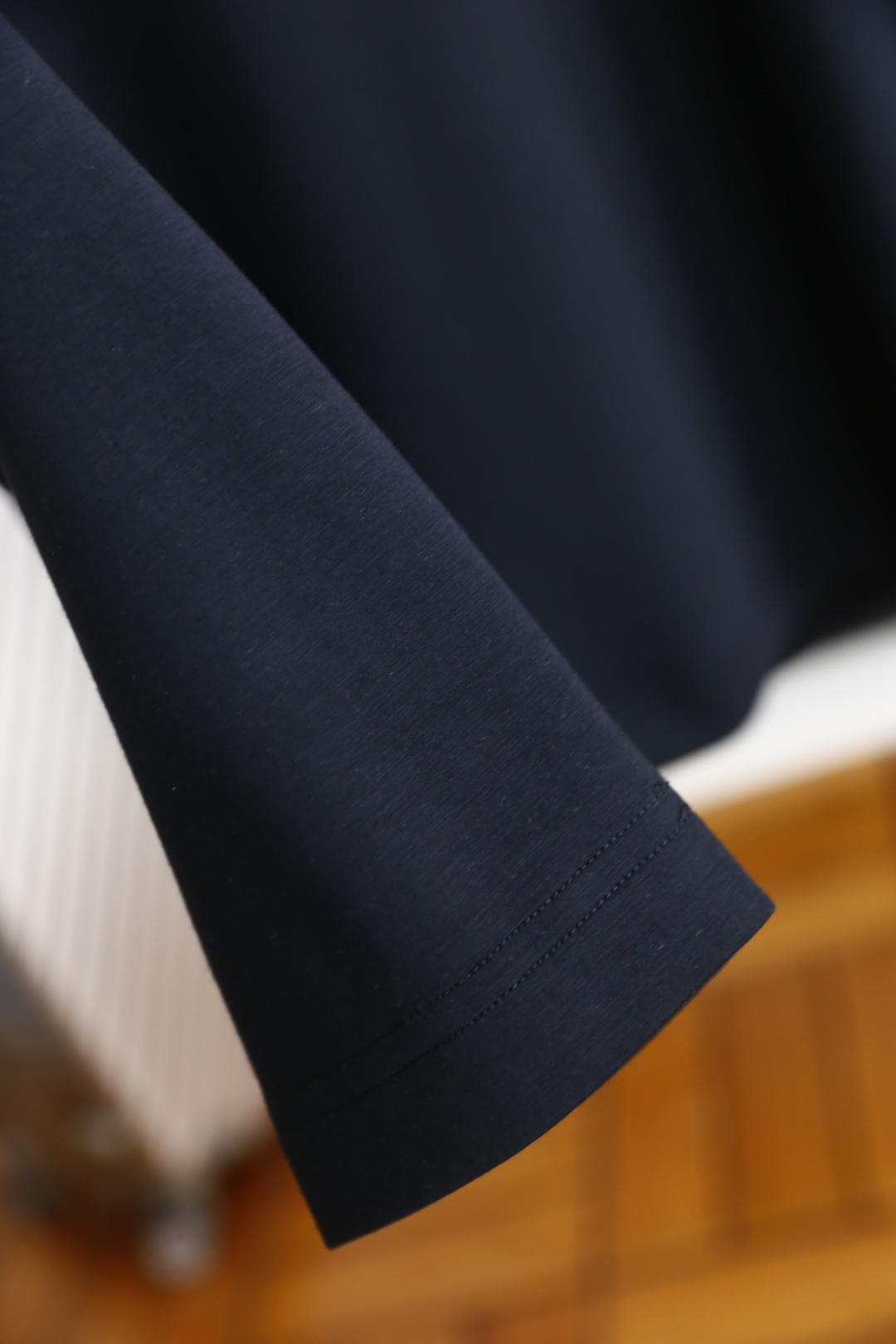 🔥lP🆕.2025秋季新款！男士黑色插肩袖休闲长袖T恤！经典圆领设计，插肩袖剪裁，采用舒适保暖云朵棉面料