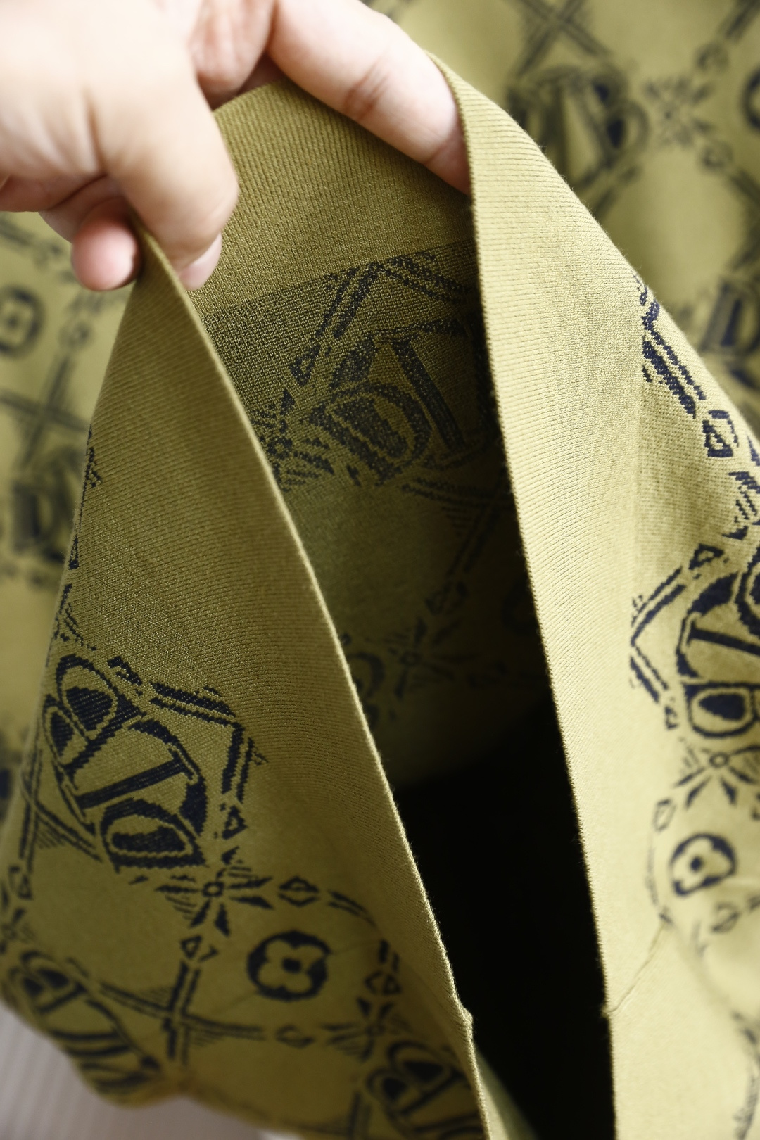 🔥路易威*/LV.2025秋季新款🆕时尚男士圆领短袖针织衫！奢华经典定制LOGO设计！高级定制百搭款式 