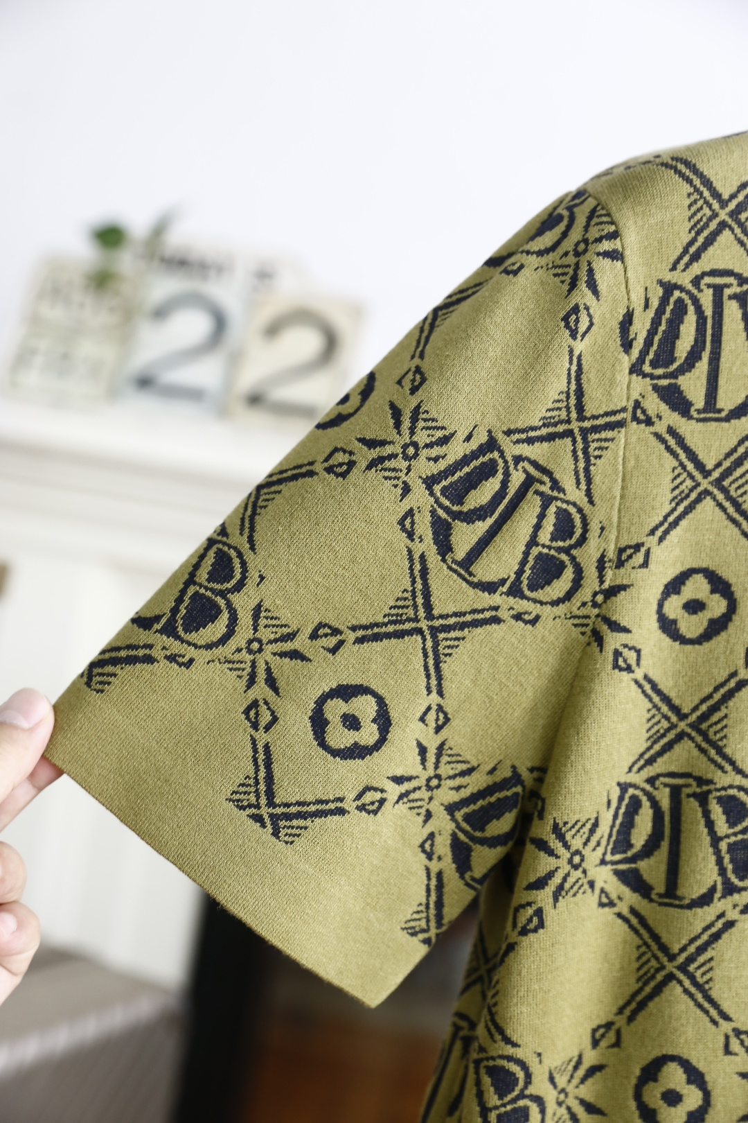 🔥路易威*/LV.2025秋季新款🆕时尚男士圆领短袖针织衫！奢华经典定制LOGO设计！高级定制百搭款式 