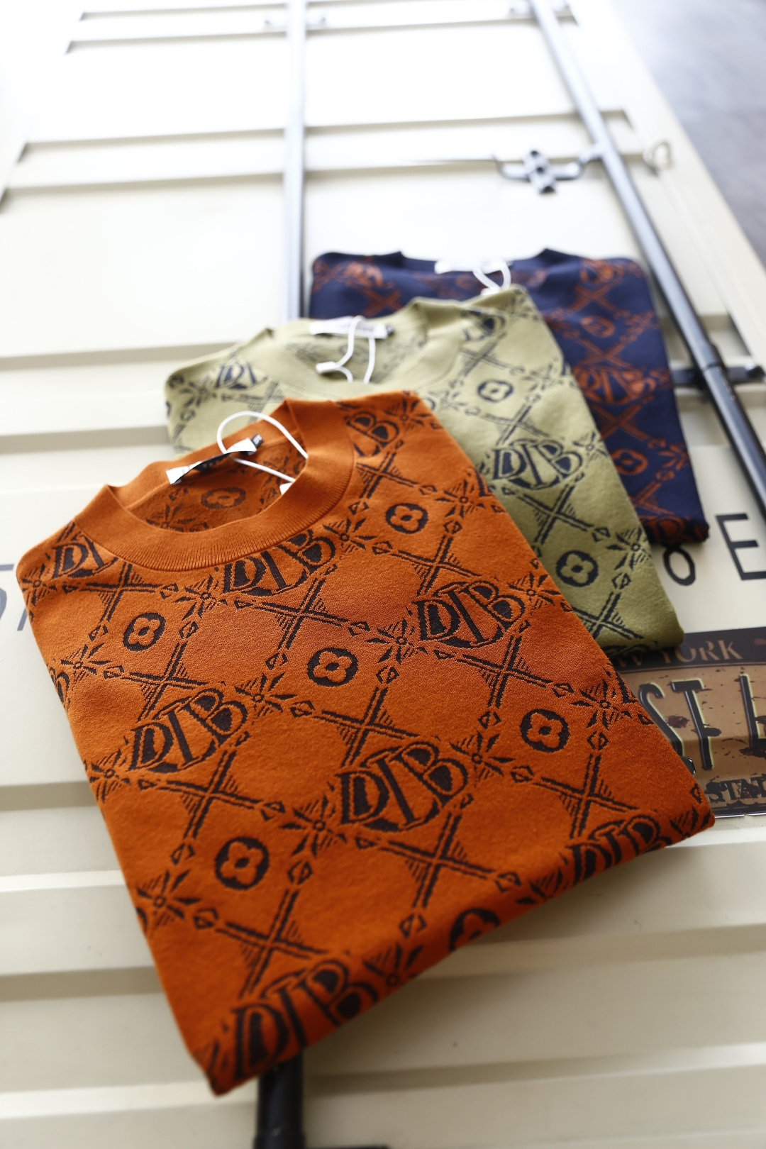 🔥路易威*/LV.2025秋季新款🆕时尚男士圆领短袖针织衫！奢华经典定制LOGO设计！高级定制百搭款式 