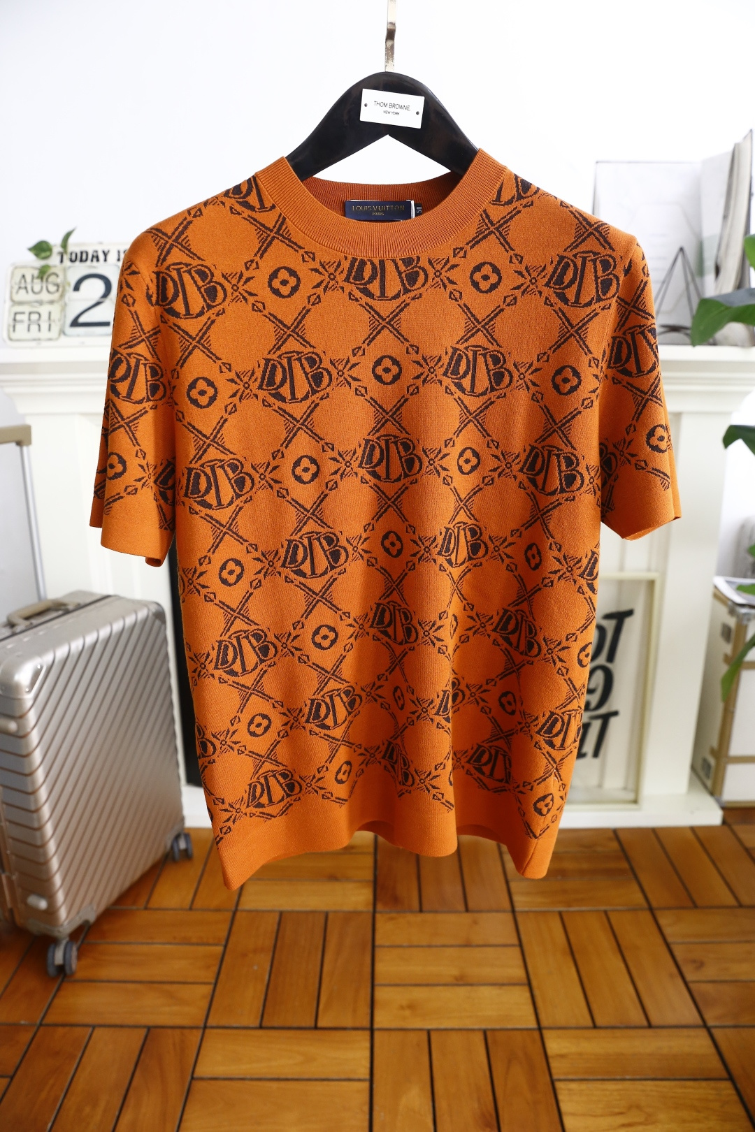 🔥路易威*/LV.2025秋季新款🆕时尚男士圆领短袖针织衫！奢华经典定制LOGO设计！高级定制百搭款式 