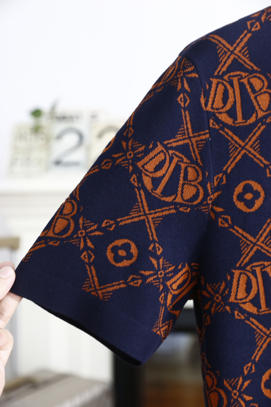 🔥路易威*/LV.2025秋季新款🆕时尚男士圆领短袖针织衫！奢华经典定制LOGO设计！高级定制百搭款式 