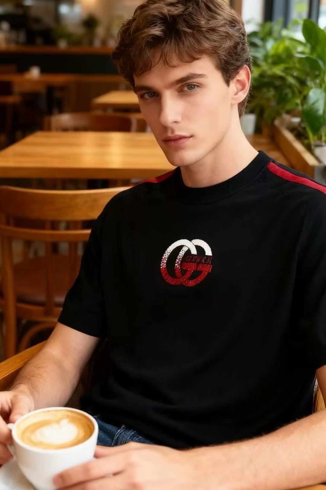 🔥古驰/Gu*ci.2025秋季新款🆕时尚男士圆领短袖针织衫！奢华经典定制LOGO设计！高级定制百搭款式