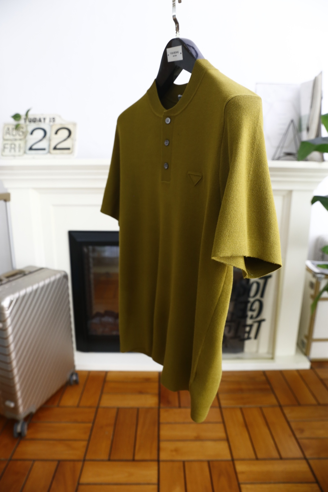 🔥普拉*/Pr*da.2025秋季新款🆕时尚男士针织短袖🍃奢华经典品牌三角标LOGO设计！经典三粒扣搭配