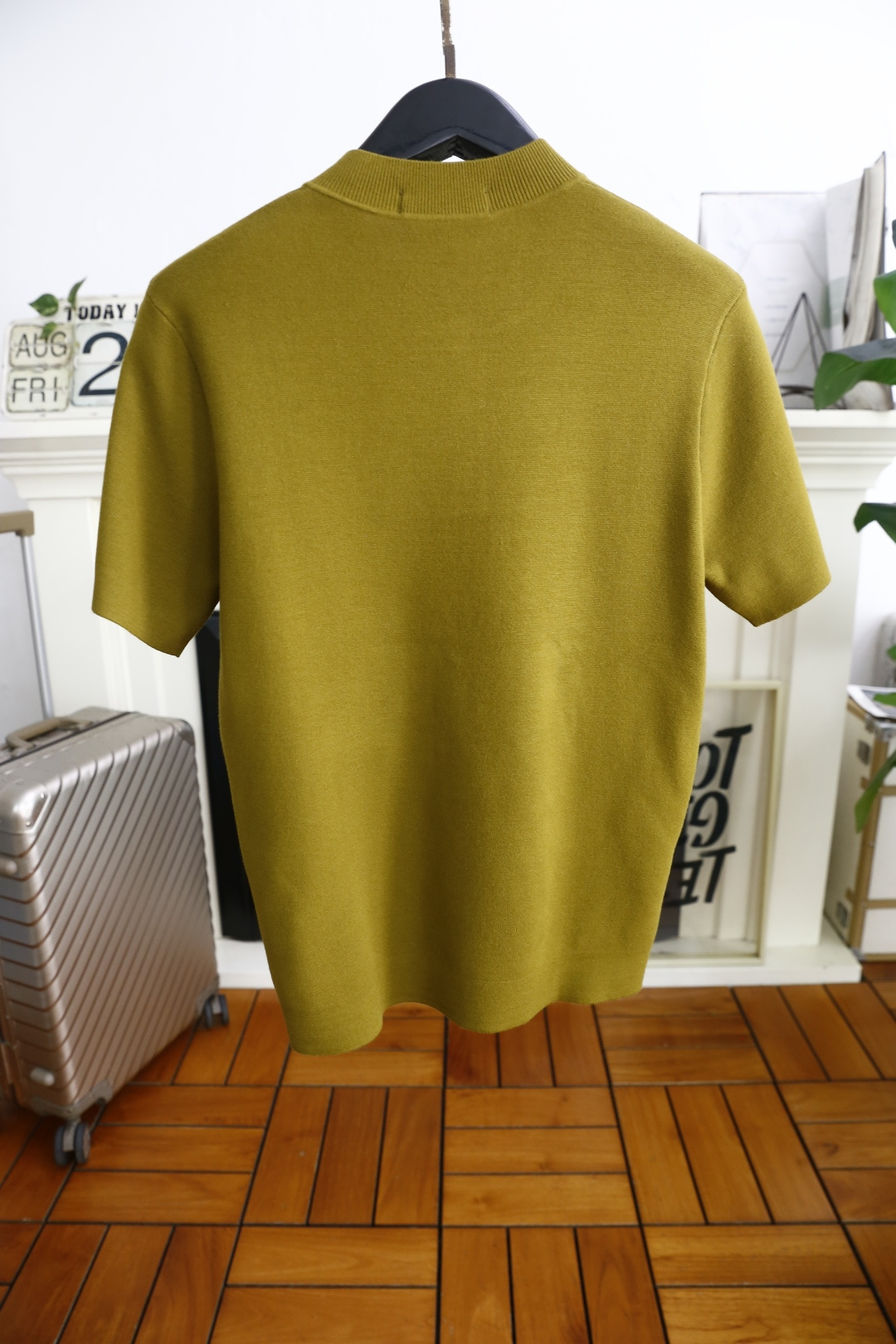 🔥普拉*/Pr*da.2025秋季新款🆕时尚男士针织短袖🍃奢华经典品牌三角标LOGO设计！经典三粒扣搭配