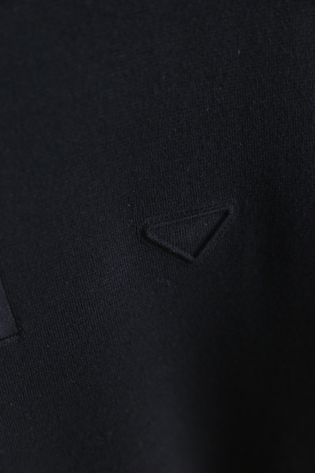 🔥普拉*/Pr*da.2025秋季新款🆕时尚男士针织短袖🍃奢华经典品牌三角标LOGO设计！经典三粒扣搭配