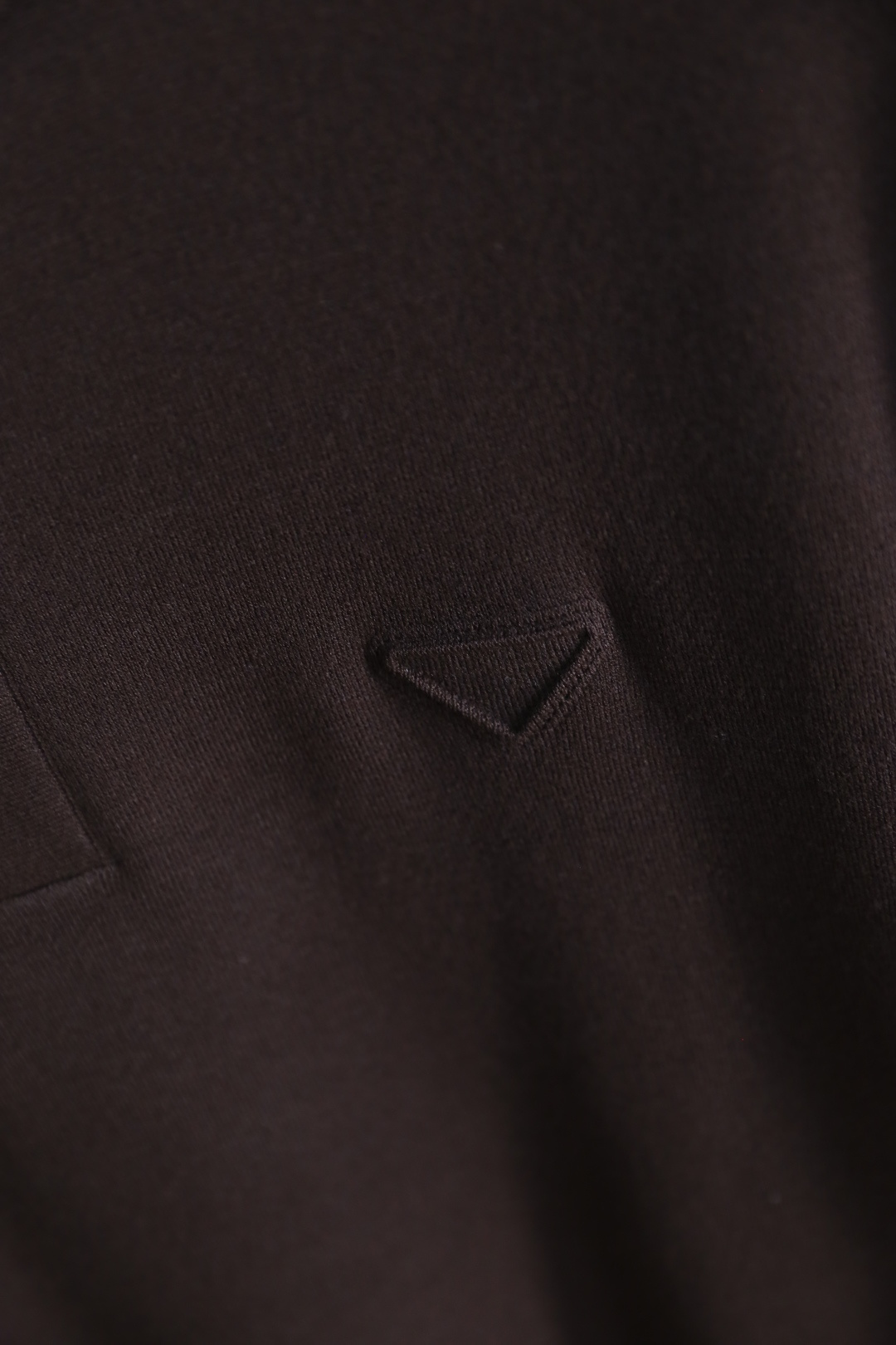 🔥普拉*/Pr*da.2025秋季新款🆕时尚男士针织短袖🍃奢华经典品牌三角标LOGO设计！经典三粒扣搭配