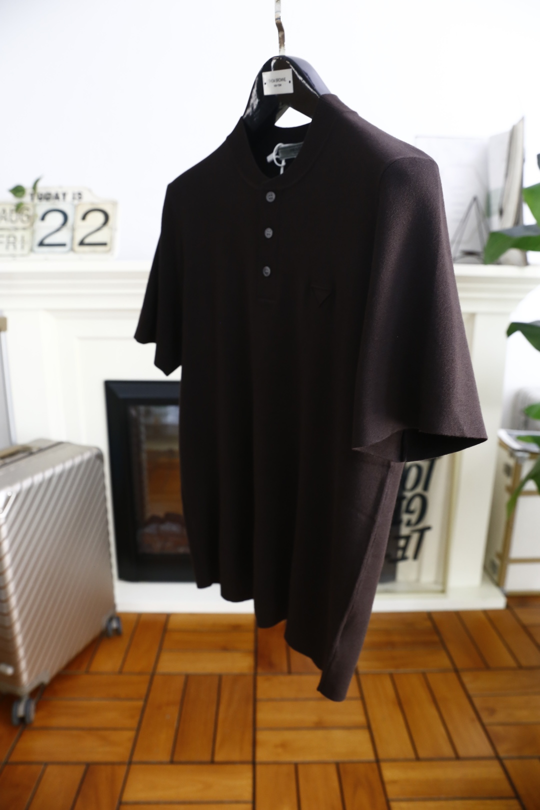 🔥普拉*/Pr*da.2025秋季新款🆕时尚男士针织短袖🍃奢华经典品牌三角标LOGO设计！经典三粒扣搭配