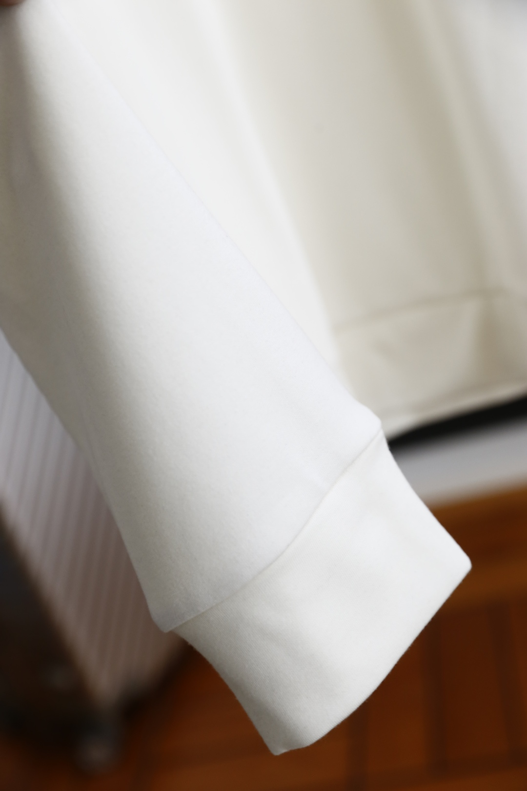 🔥杰尼*/Ze*na.25秋季新品！时尚男士百搭宽松版卫衣👍采用舒适抗菌毛圈棉面料！整体为简约圆领设计，