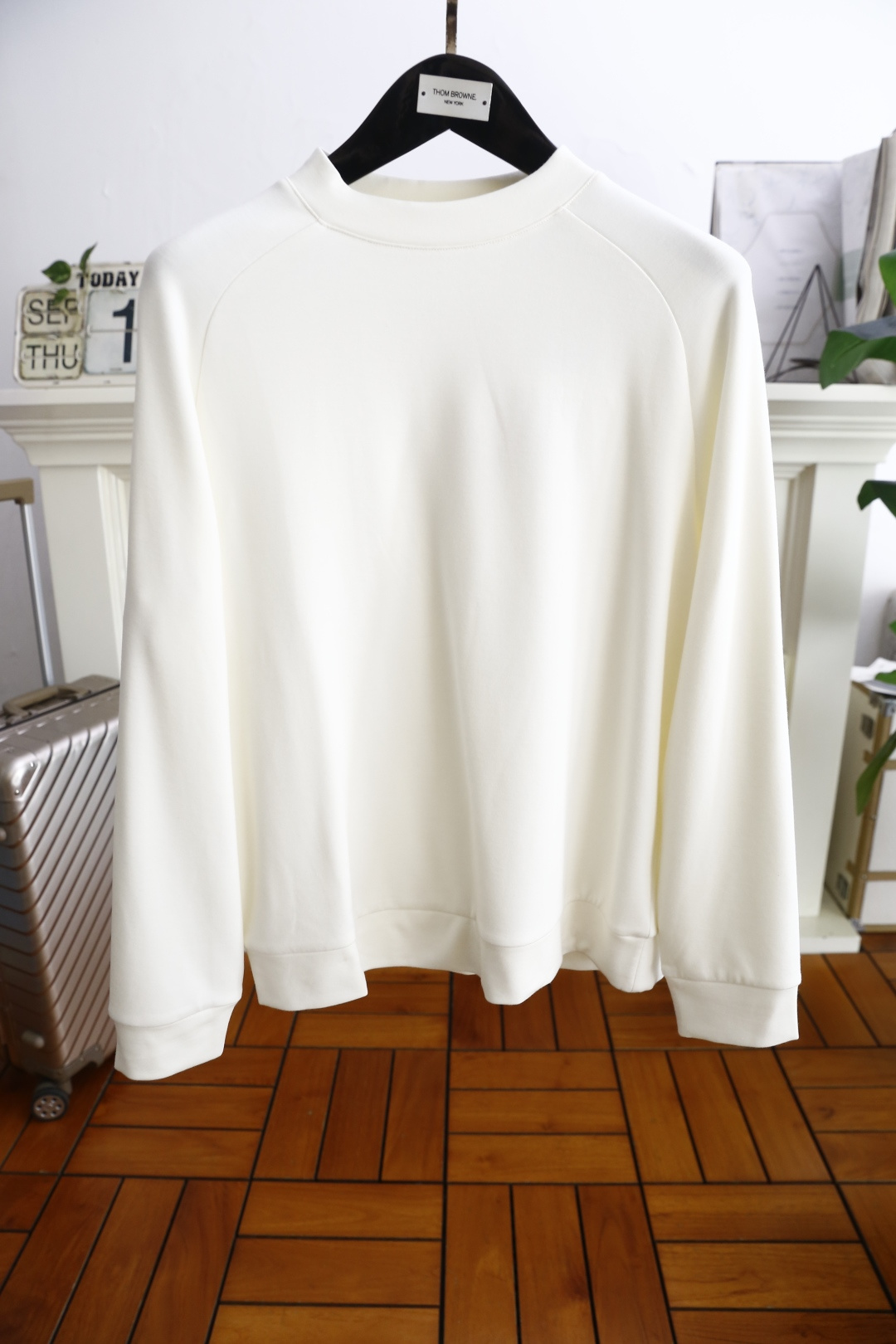 🔥杰尼*/Ze*na.25秋季新品！时尚男士百搭宽松版卫衣👍采用舒适抗菌毛圈棉面料！整体为简约圆领设计，