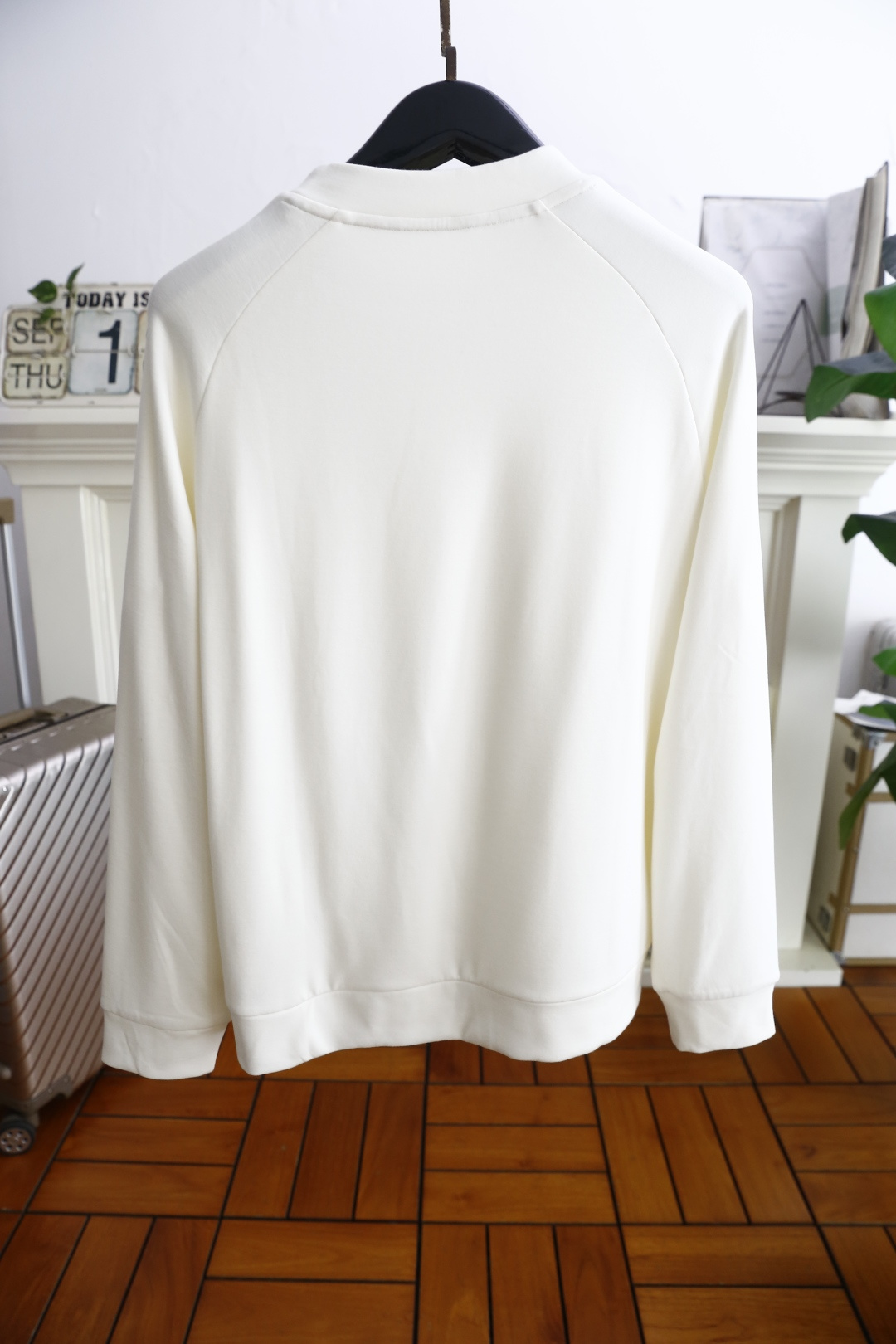 🔥杰尼*/Ze*na.25秋季新品！时尚男士百搭宽松版卫衣👍采用舒适抗菌毛圈棉面料！整体为简约圆领设计，