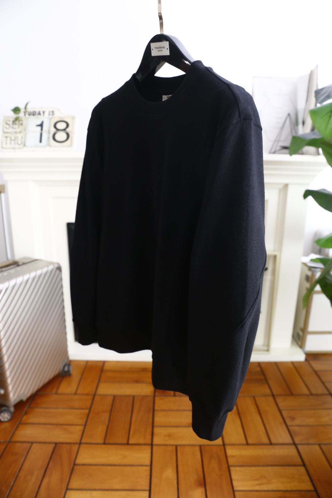 🔥杰尼*/Ze*na.25秋季新品！时尚男士百搭宽松版卫衣👍采用舒适抗菌毛圈棉面料！整体为简约圆领设计，