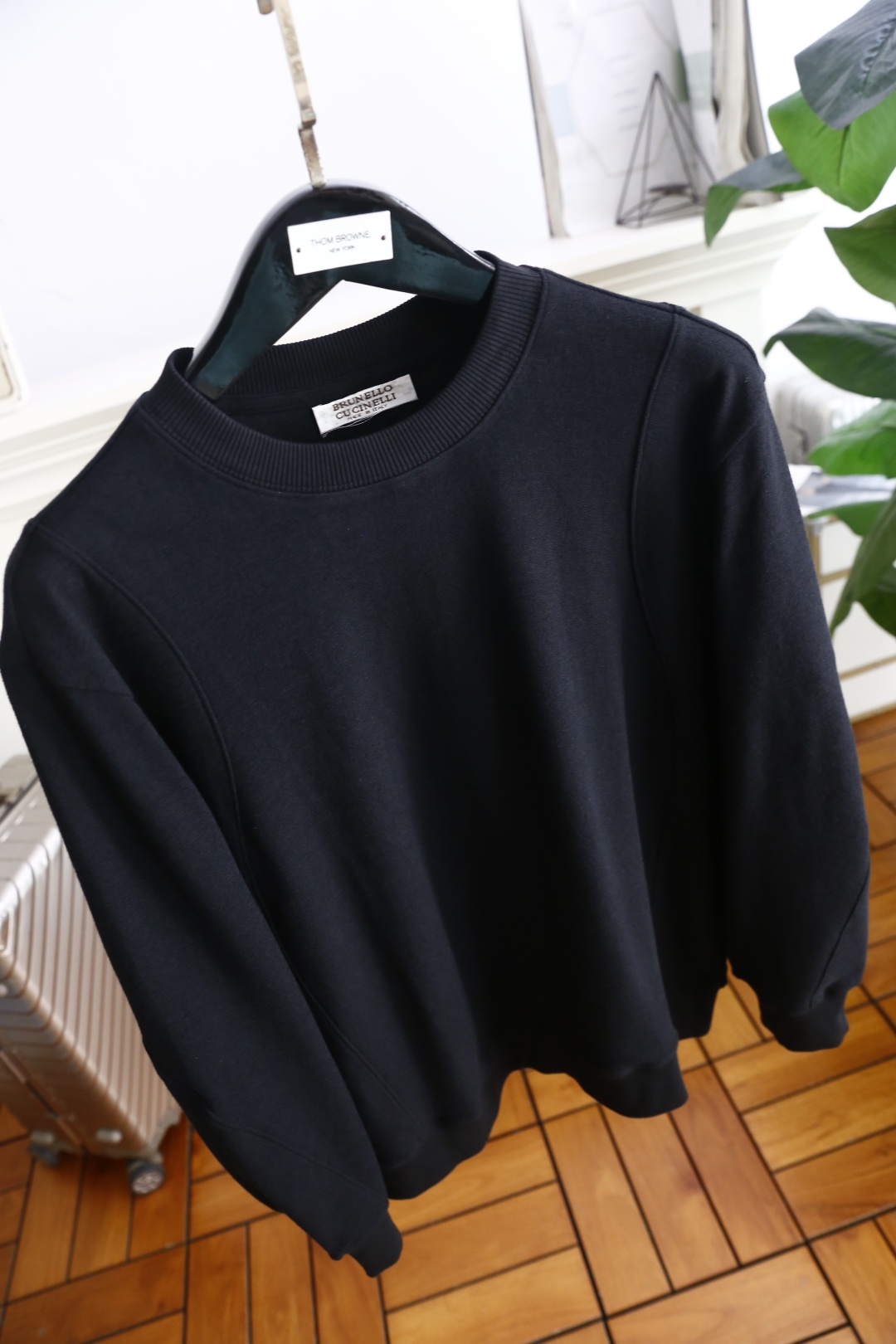 🔥杰尼*/Ze*na.25秋季新品！时尚男士百搭宽松版卫衣👍采用舒适抗菌毛圈棉面料！整体为简约圆领设计，