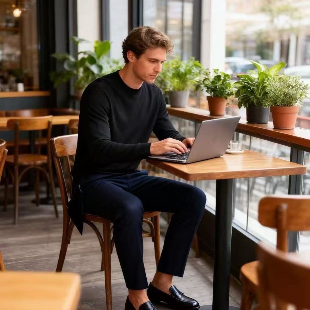 🔥杰尼*/Ze*na.2025秋季新品！时尚男士长袖圆领上衣！采用舒适天丝棉面料👍质感平整顺滑，风格偏向