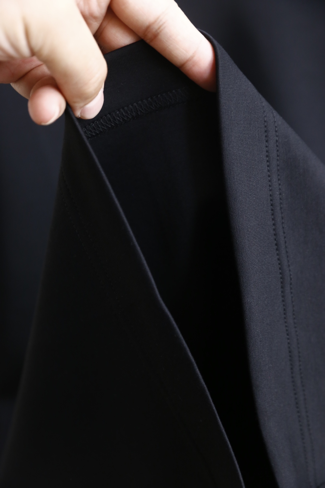 🔥杰尼*/Ze*na.2025秋季新品！时尚男士长袖圆领上衣！采用舒适天丝棉面料👍质感平整顺滑，风格偏向