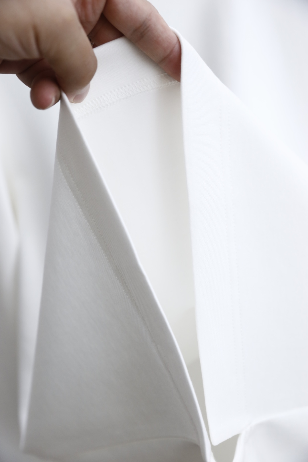 🔥杰尼*/Ze*na.2025秋季新品！时尚男士长袖圆领上衣！采用舒适天丝棉面料👍质感平整顺滑，风格偏向