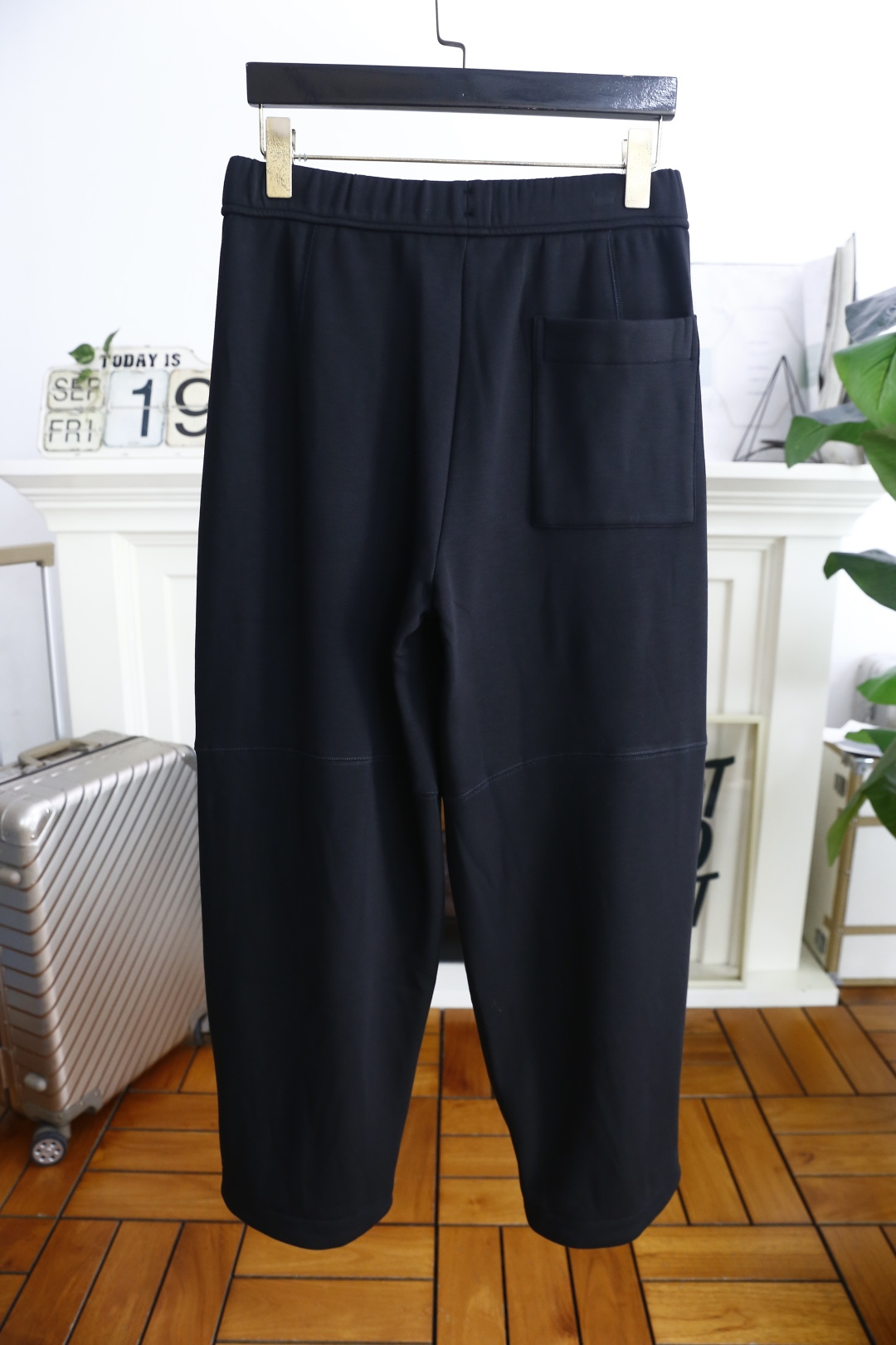 🔥杰尼*/Ze*na.2025秋季新款男士休闲宽松阔腿裤！采用加热保暖绒面料👍松紧腰设计，穿着舒适且具包