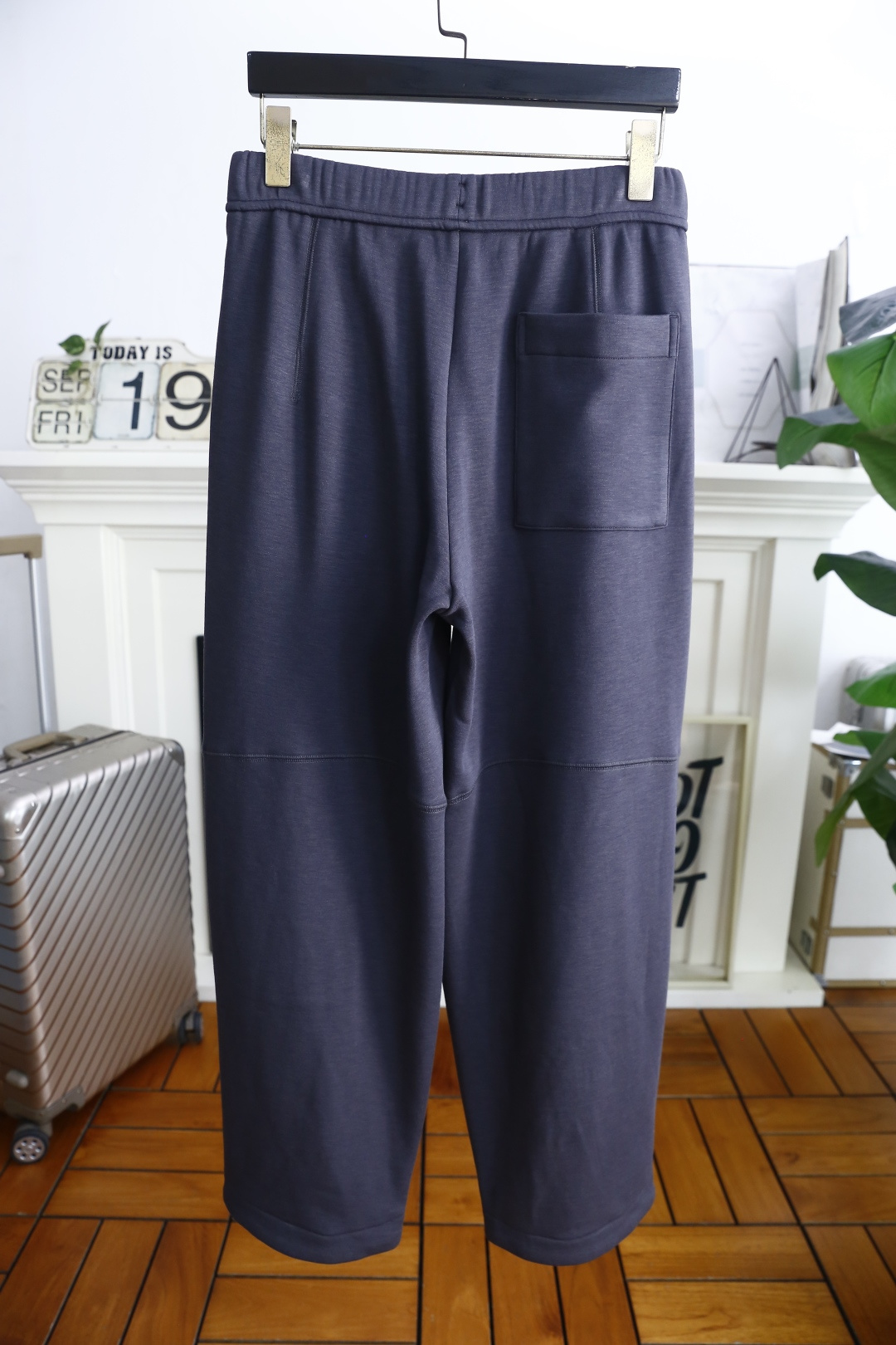 🔥杰尼*/Ze*na.2025秋季新款男士休闲宽松阔腿裤！采用加热保暖绒面料👍松紧腰设计，穿着舒适且具包