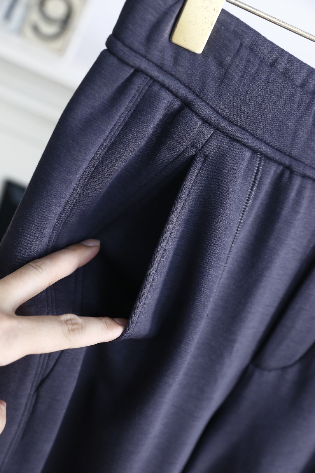 🔥杰尼*/Ze*na.2025秋季新款男士休闲宽松阔腿裤！采用加热保暖绒面料👍松紧腰设计，穿着舒适且具包