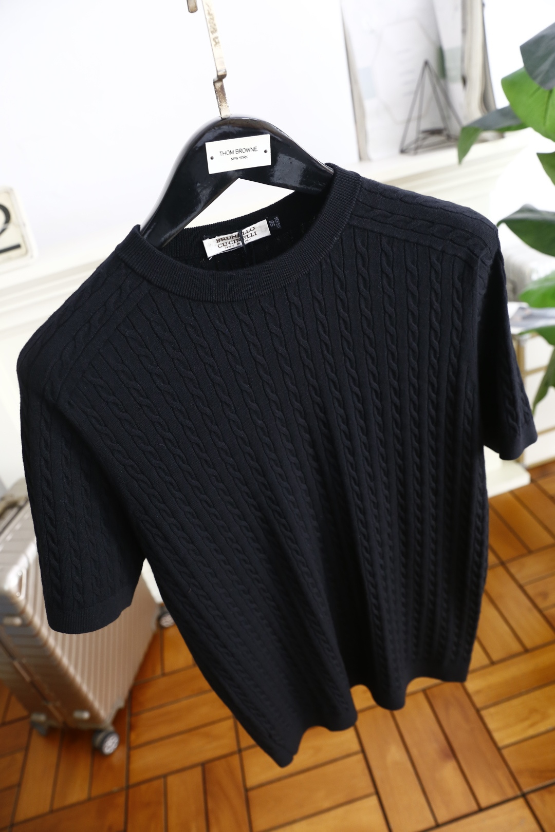 🔥Brunello Cucinelli.2025秋季新品男士绞花针织短袖上衣🆕采用经典的绞花针织工艺，纹