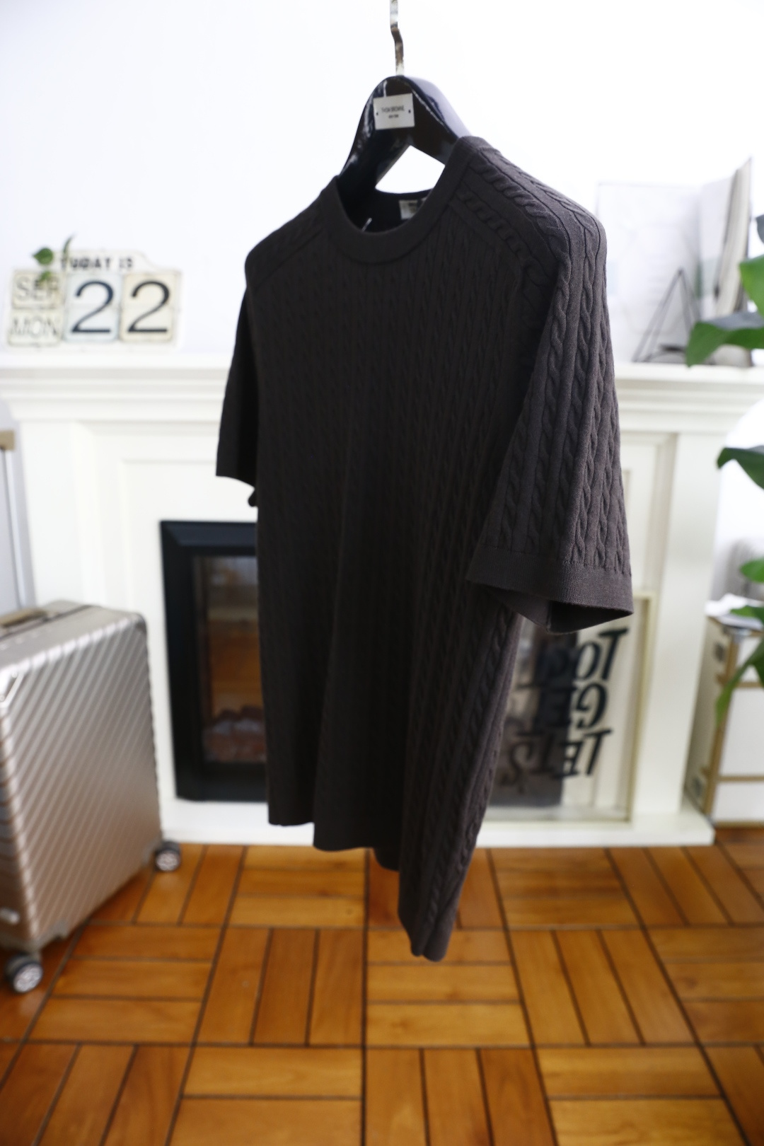 🔥Brunello Cucinelli.2025秋季新品男士绞花针织短袖上衣🆕采用经典的绞花针织工艺，纹