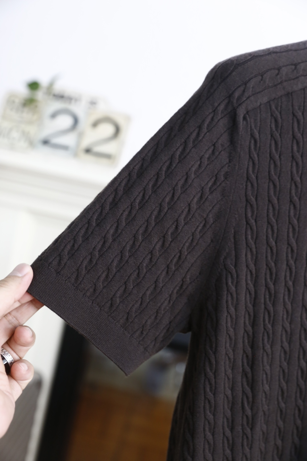 🔥Brunello Cucinelli.2025秋季新品男士绞花针织短袖上衣🆕采用经典的绞花针织工艺，纹