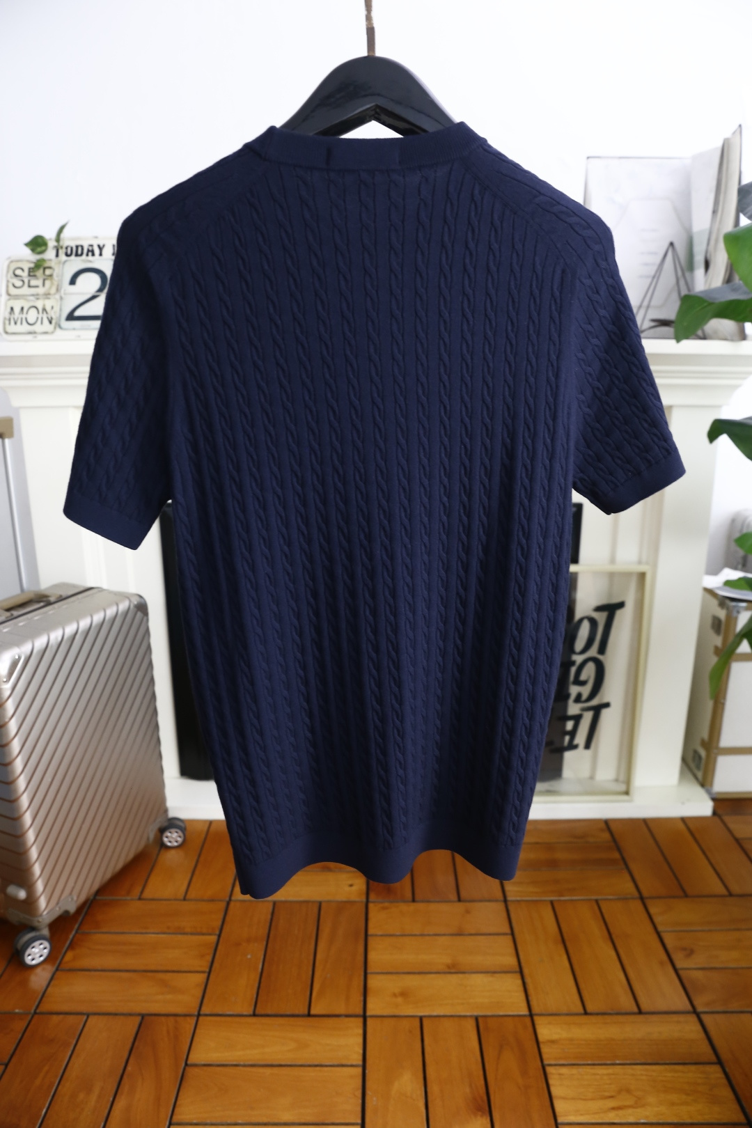 🔥Brunello Cucinelli.2025秋季新品男士绞花针织短袖上衣🆕采用经典的绞花针织工艺，纹