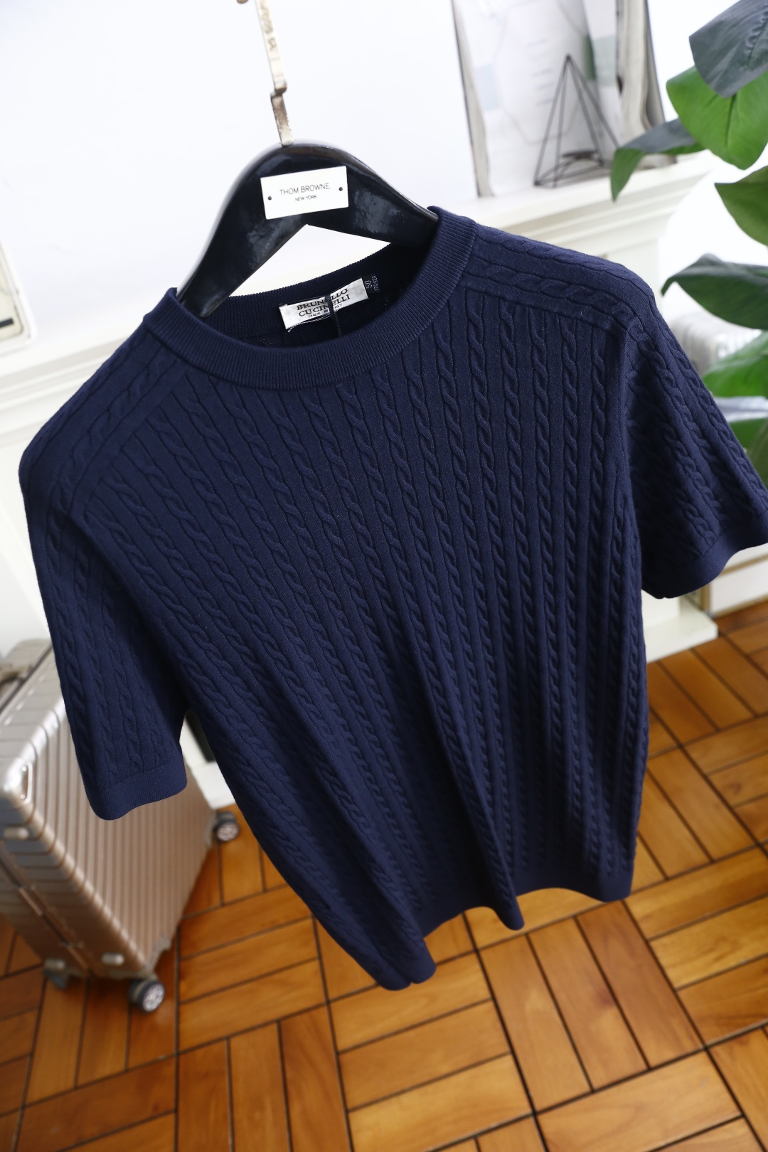 🔥Brunello Cucinelli.2025秋季新品男士绞花针织短袖上衣🆕采用经典的绞花针织工艺，纹