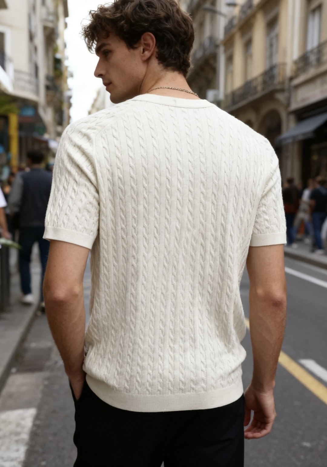 🔥Brunello Cucinelli.2025秋季新品男士绞花针织短袖上衣🆕采用经典的绞花针织工艺，纹