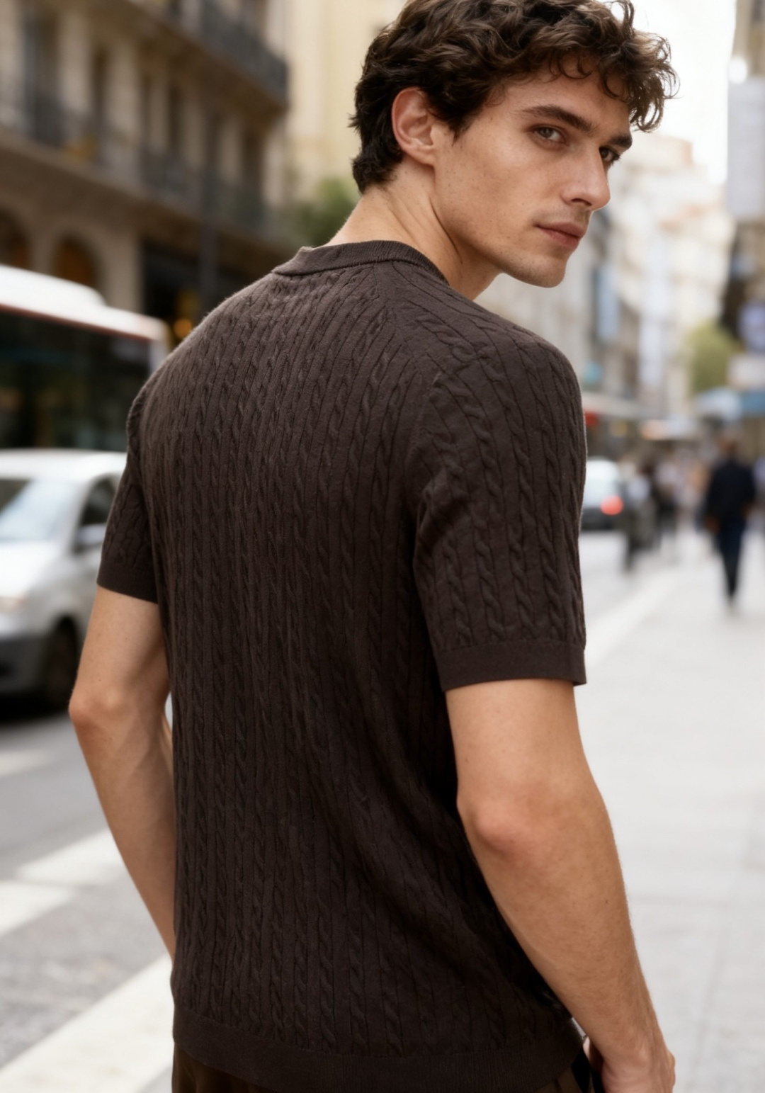 🔥Brunello Cucinelli.2025秋季新品男士绞花针织短袖上衣🆕采用经典的绞花针织工艺，纹